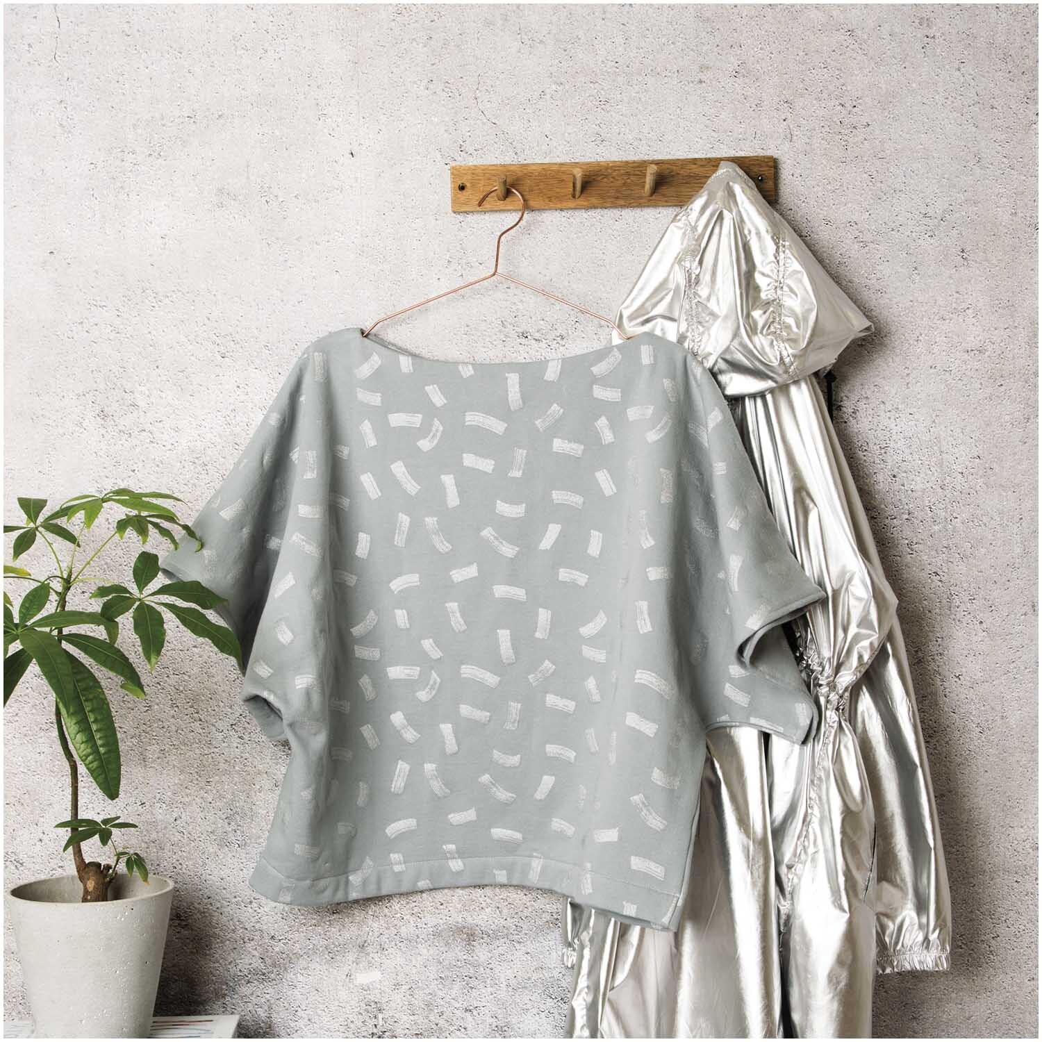 Sweatshirt-Stoff Crafted Nature Striche grau metallic 170cm Sweatshirt-Stoff Crafted Nature Striche grau metallic 170cm