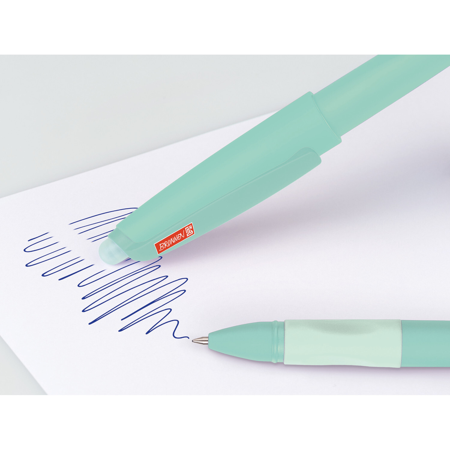 Gelschreiber Remove, mint, 0,7mm, von Brunnen auf Papier mit blauer Tinte, zeigt präzise Linien.