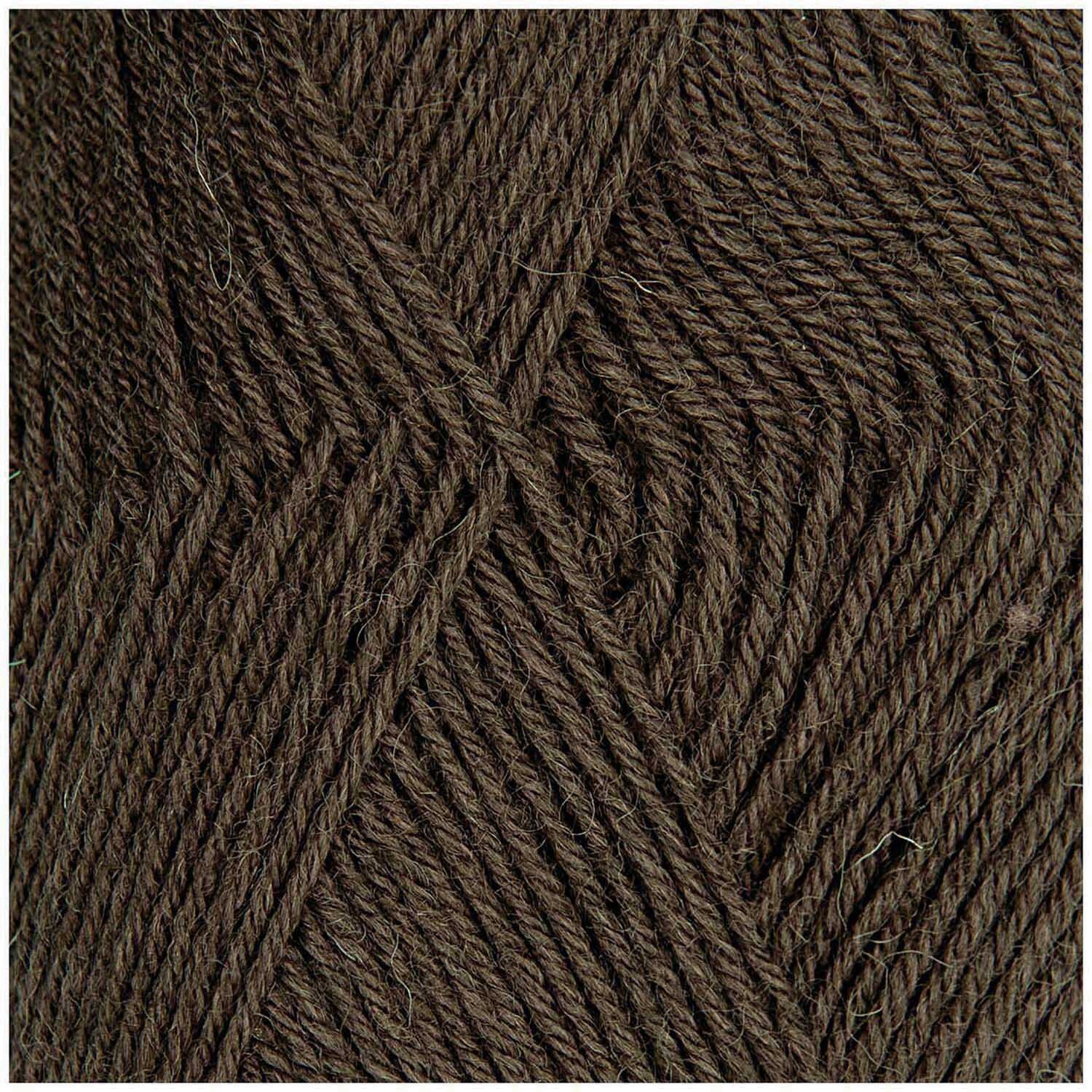 Superba Premium 4fädig Wolle in Braun von Rico Design, 100g Knäuel mit 380m Lauflänge, Nahaufnahme der weichen Textur.
