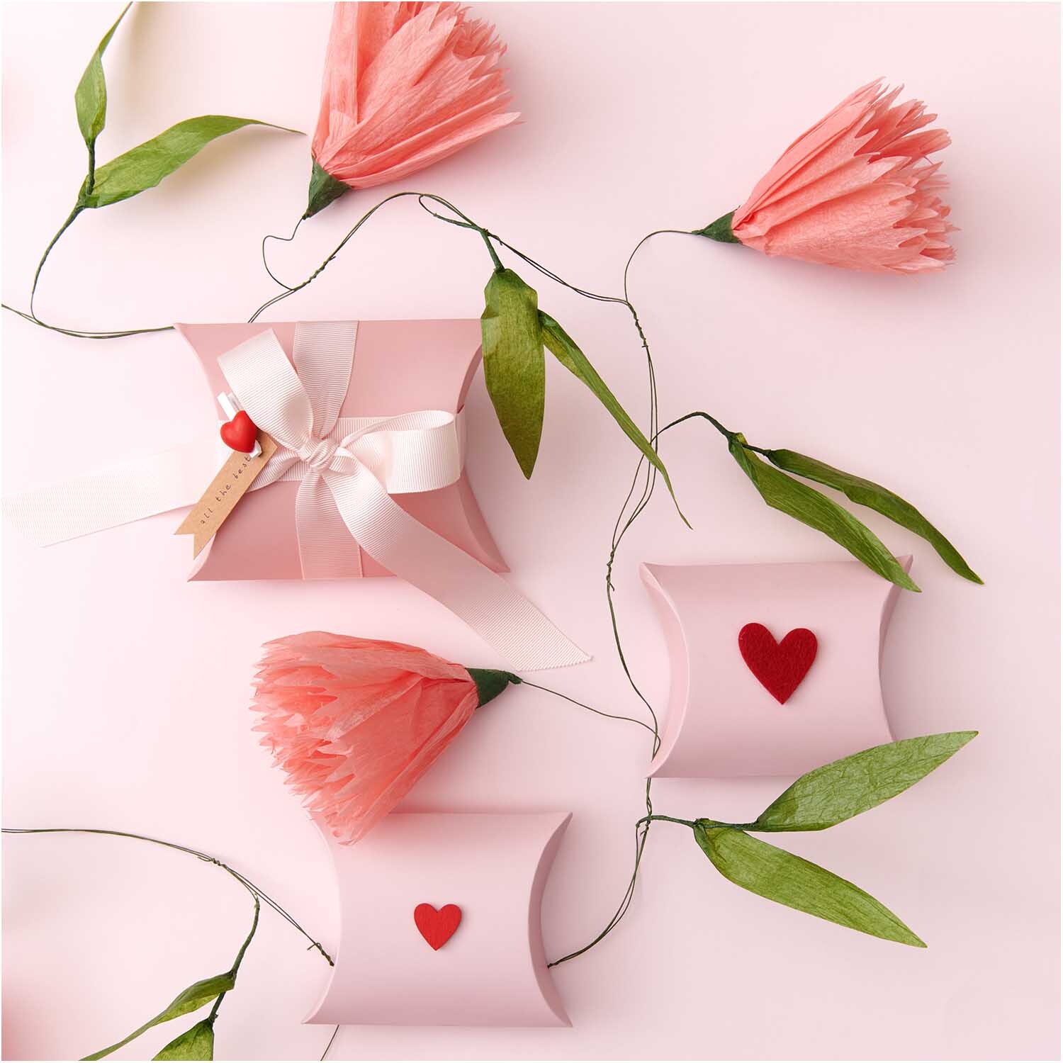 Papierblumen Girlande pink 180 cm von Rico Design Papierblumen Girlande pink 180 cm von Rico Design