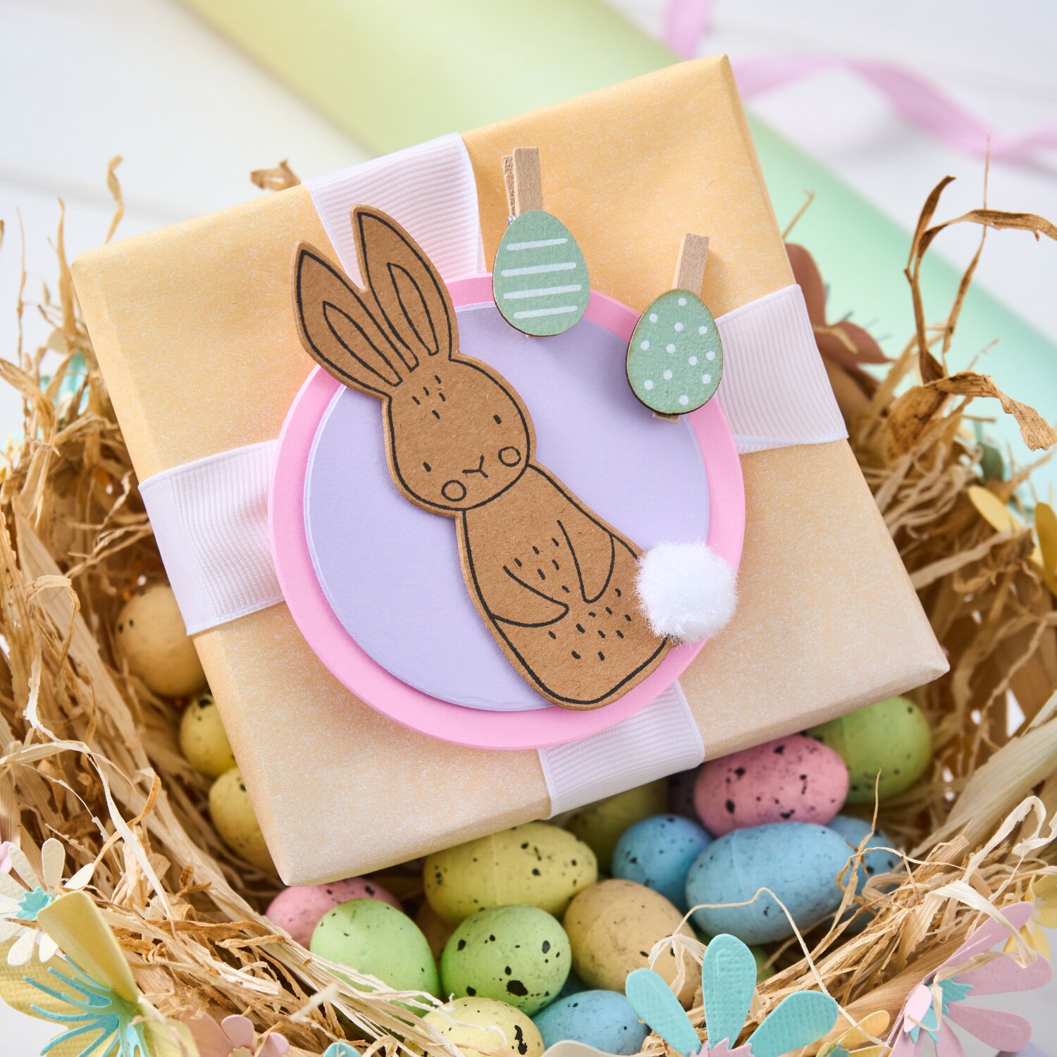 Bastelanleitung Osterhasen-Geschenkanhänger mit der Sizzix gestalten von Rico Design