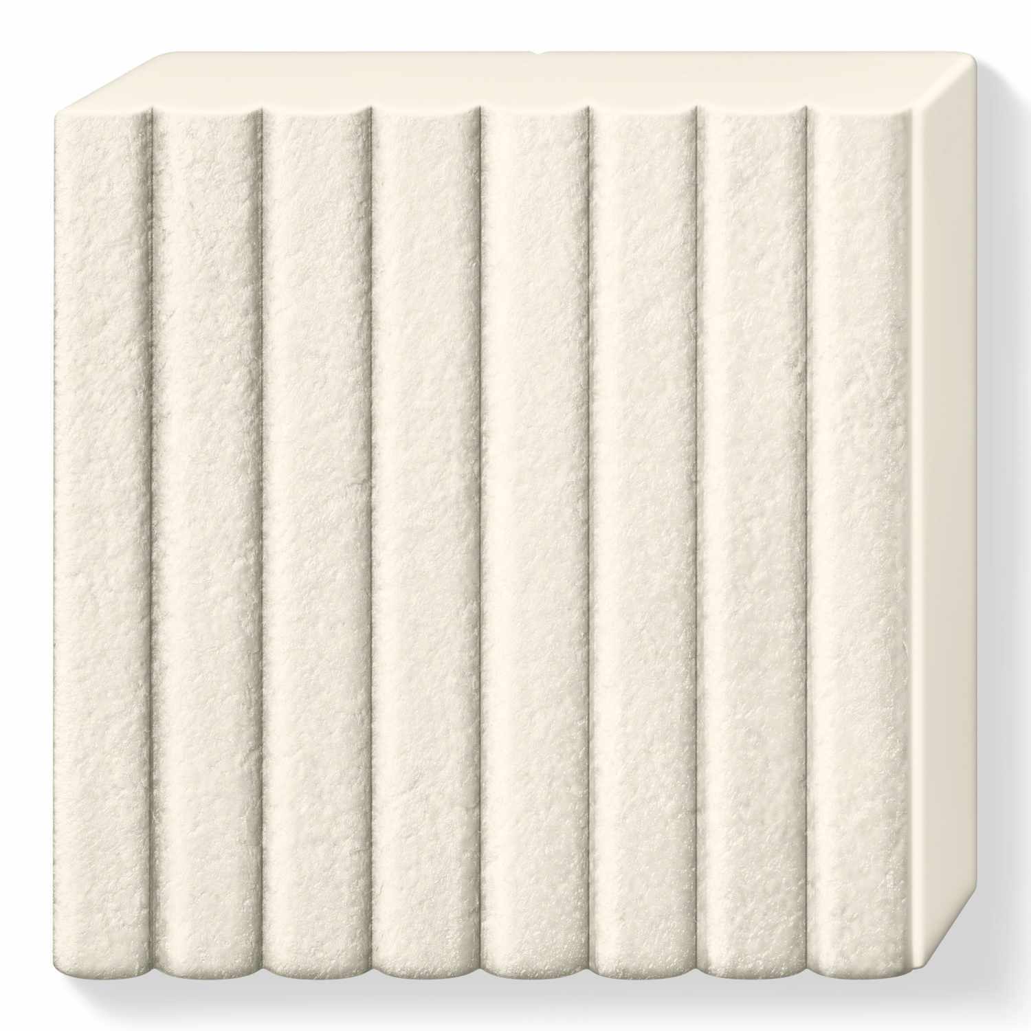 FIMO Leather-Effect 57g in Elfenbein von Staedtler, zeigt eine elfenbeinfarbene Modelliermasse mit lederähnlicher Textur.
