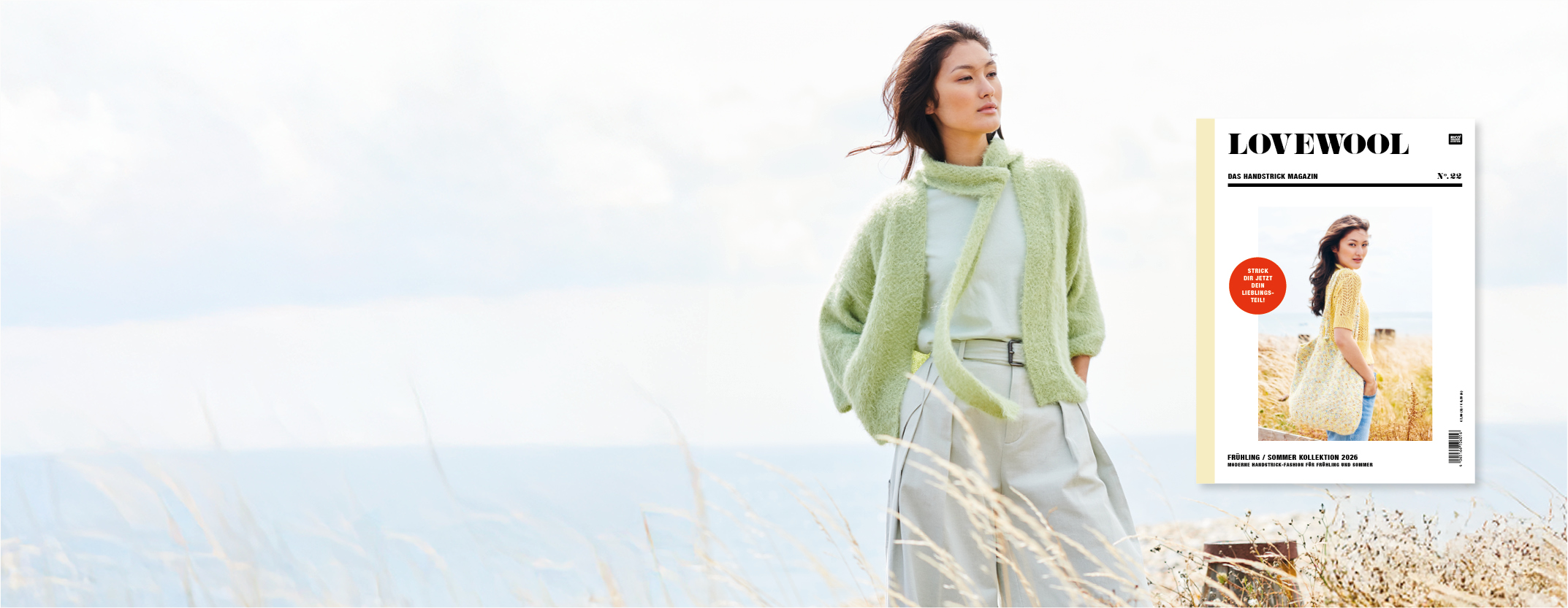 Frau mit grüner Strickjacke und Schal und Cover Lovewool N° 22