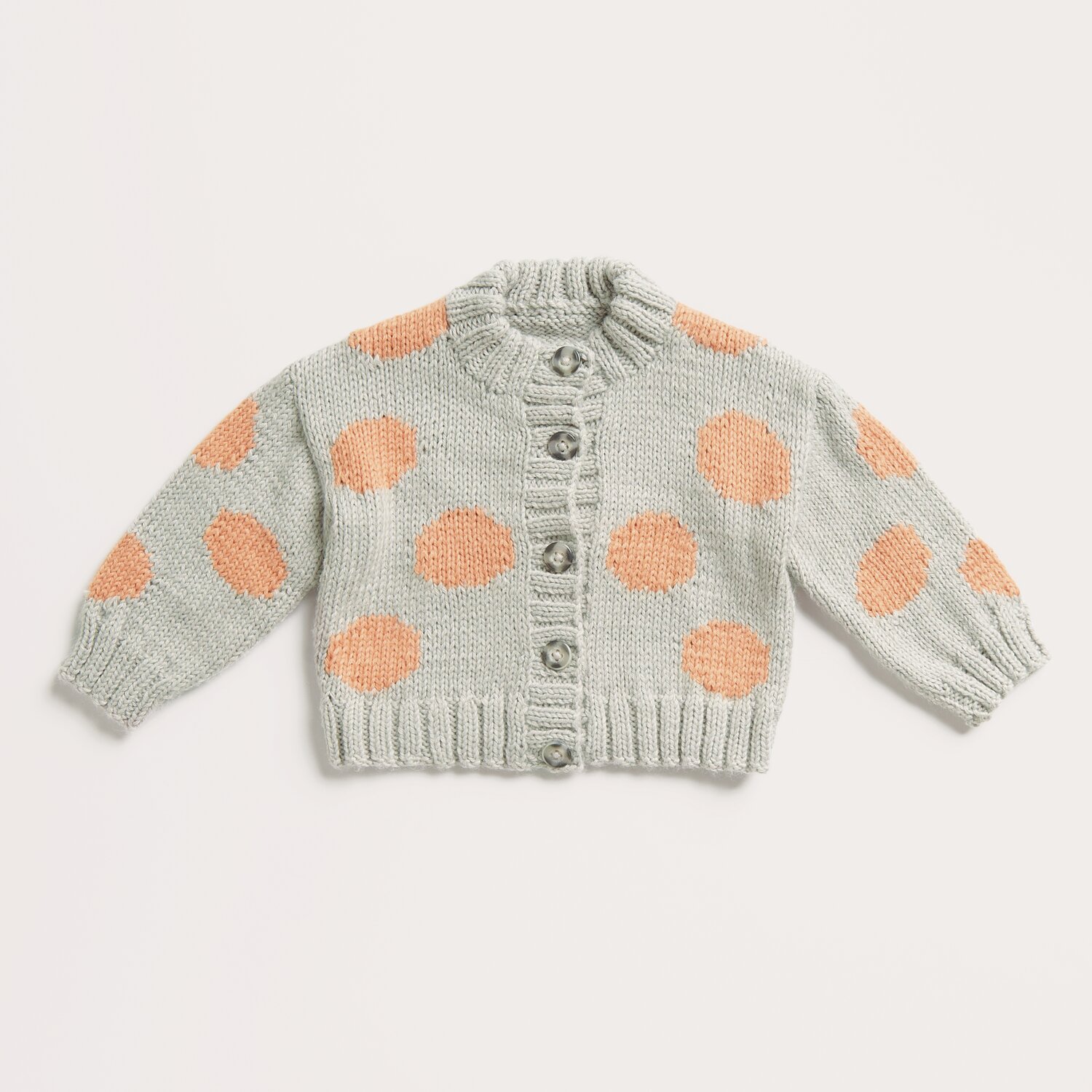 Rico Baby 042 Sprachauswahl deutsch von Rico Design Strickset Jacke Modell 09 aus Baby 042, silbergrau mit apricotfarbenen Punkten, aus Rico Baby Dream dk uni.