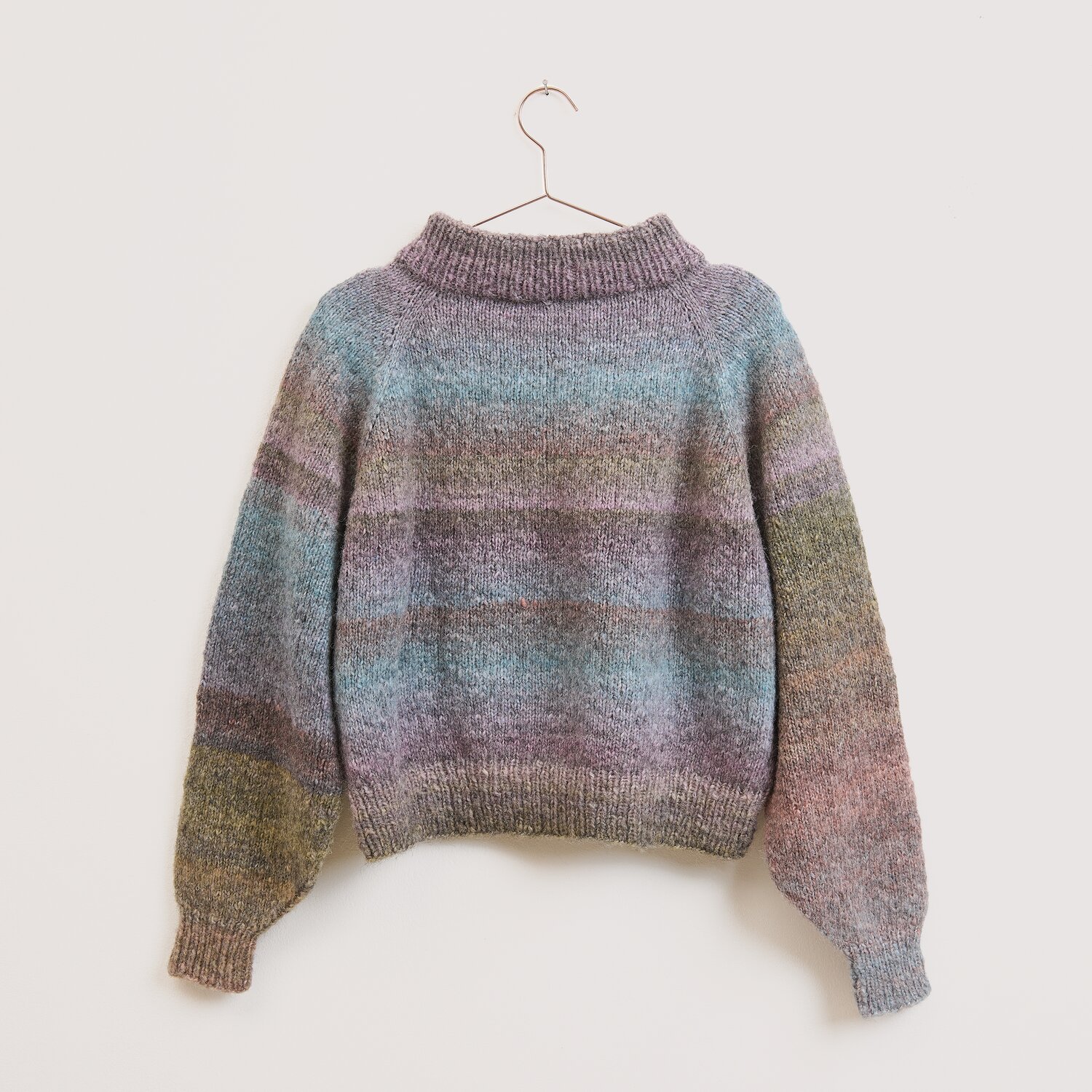Die Neue Masche No. 16 Herbst Strickpullover mit weichem Farbverlauf, Markenqualität Wolle Rödel, locker geschnitten, lange Ärmel, gerippte Bündchen