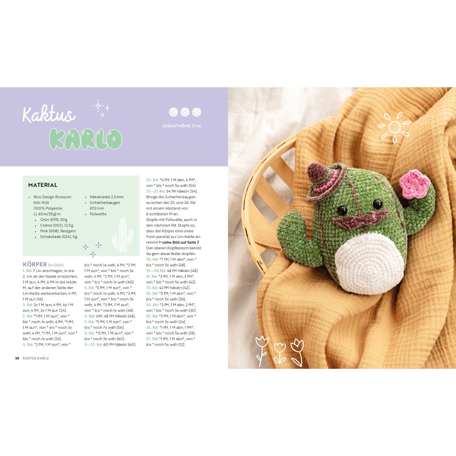 Happy Squishies häkeln - Niedliche Plüschtiere: Grüner Kaktus Karlo mit Blume und Hut auf gelber Decke.