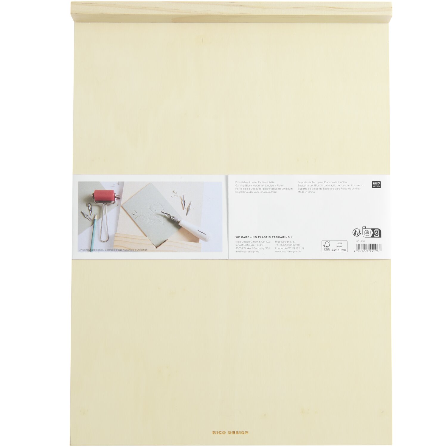 Schnitzblockhalter von Rico Design in Holzoptik, ideal für kreative Schnitzarbeiten. Maße: 22,5x31x3,9cm.