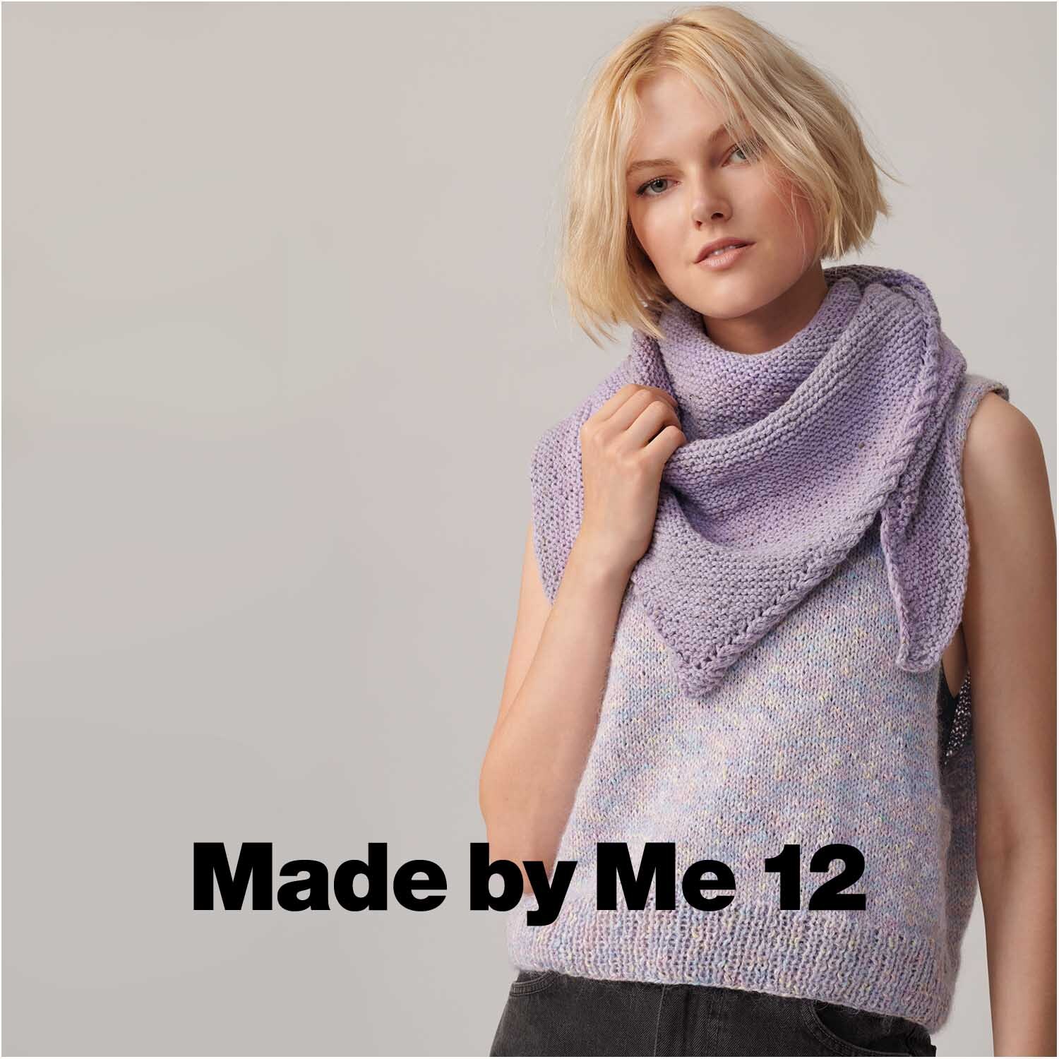 Creative Lazy Hazy Summer Cotton dk: Frau trägt gestricktes, fliederfarbenes Oberteil und Schal von Rico Design.