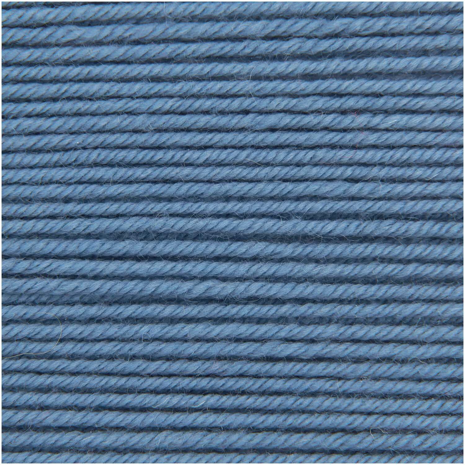Siena Wolle in Atlantikblau, 50g Knäuel, 135m Länge, ideal für Strickprojekte.