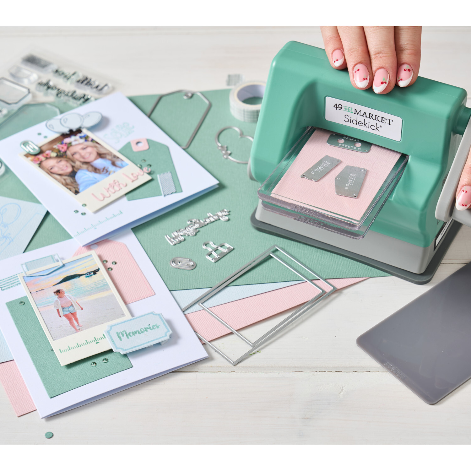 Sidekick Starter Kit Grün 20x17,5x9,5cm von idee. Creativmarkt Sidekick Starter Kit Grün: Kompaktes Stanzgerät in stilvollem Design, ideal für kreative Bastelprojekte. Perfekt für Scrapbooking und Kartengestaltung.