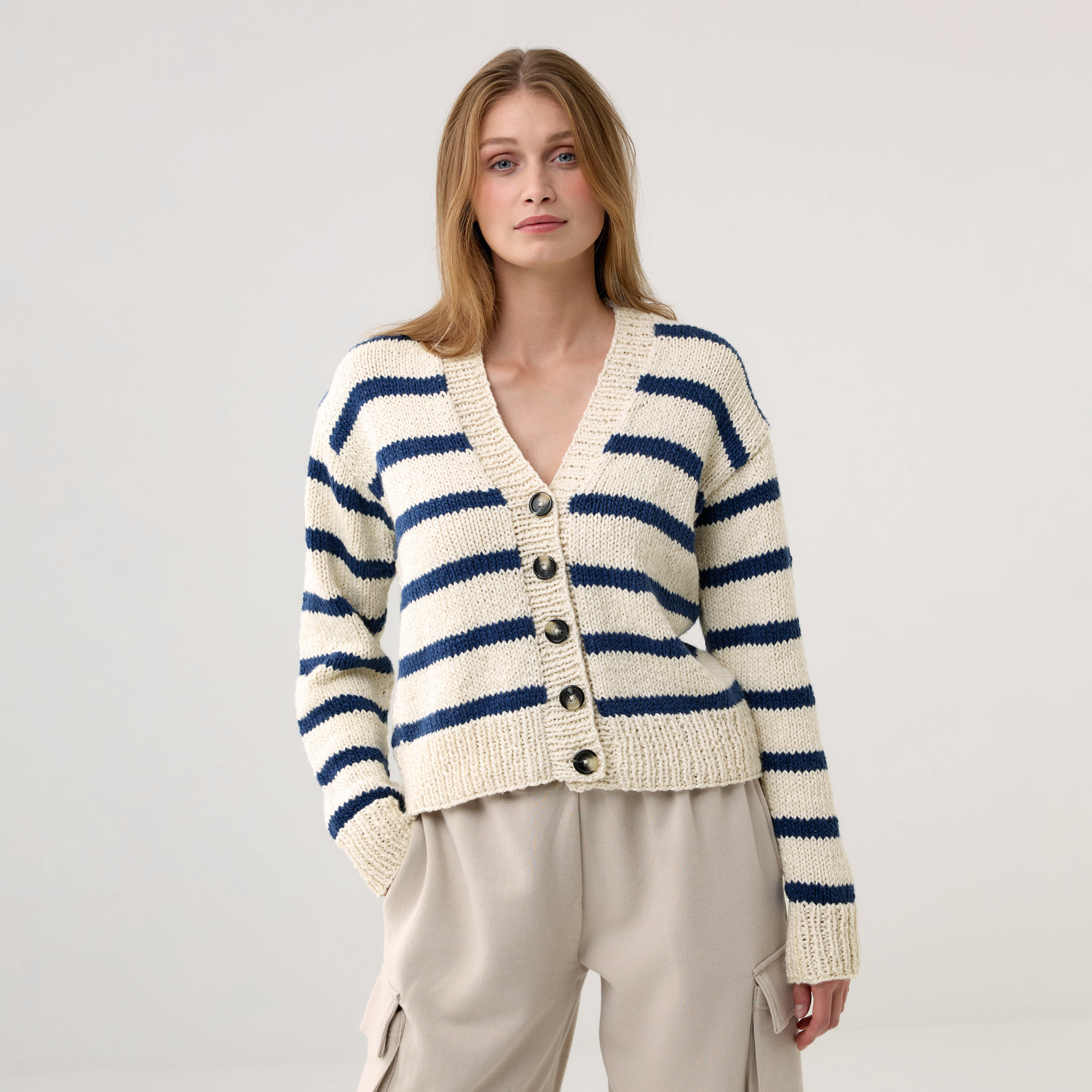 Strickset Jacke Modell 21 aus Die Neue Masche Nr. 9 Strickset Jacke Modell 21 aus Die Neue Masche Nr. 9