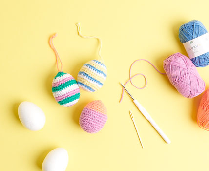 Wolle Häkeleier und Wolle