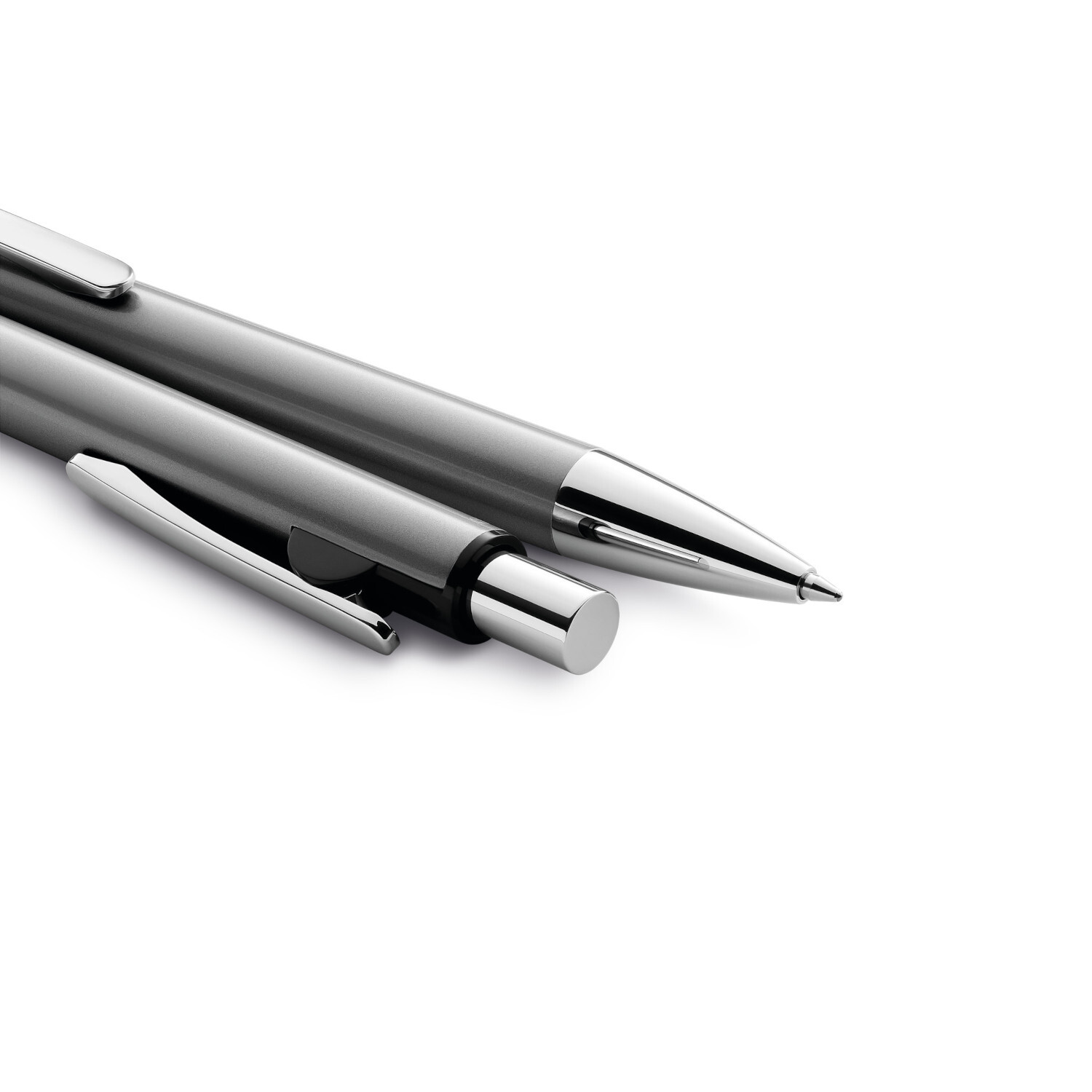 Kugelschreiber Snap Metallic K10 in Platin von Pelikan, elegantes Design mit glänzender Oberfläche. Ideal für stilvolles Schreiben im Büro.