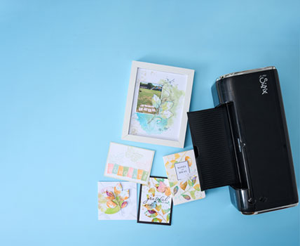 Sizzix Switch schwarz mit gestalteten Karten zum Thema Blätter