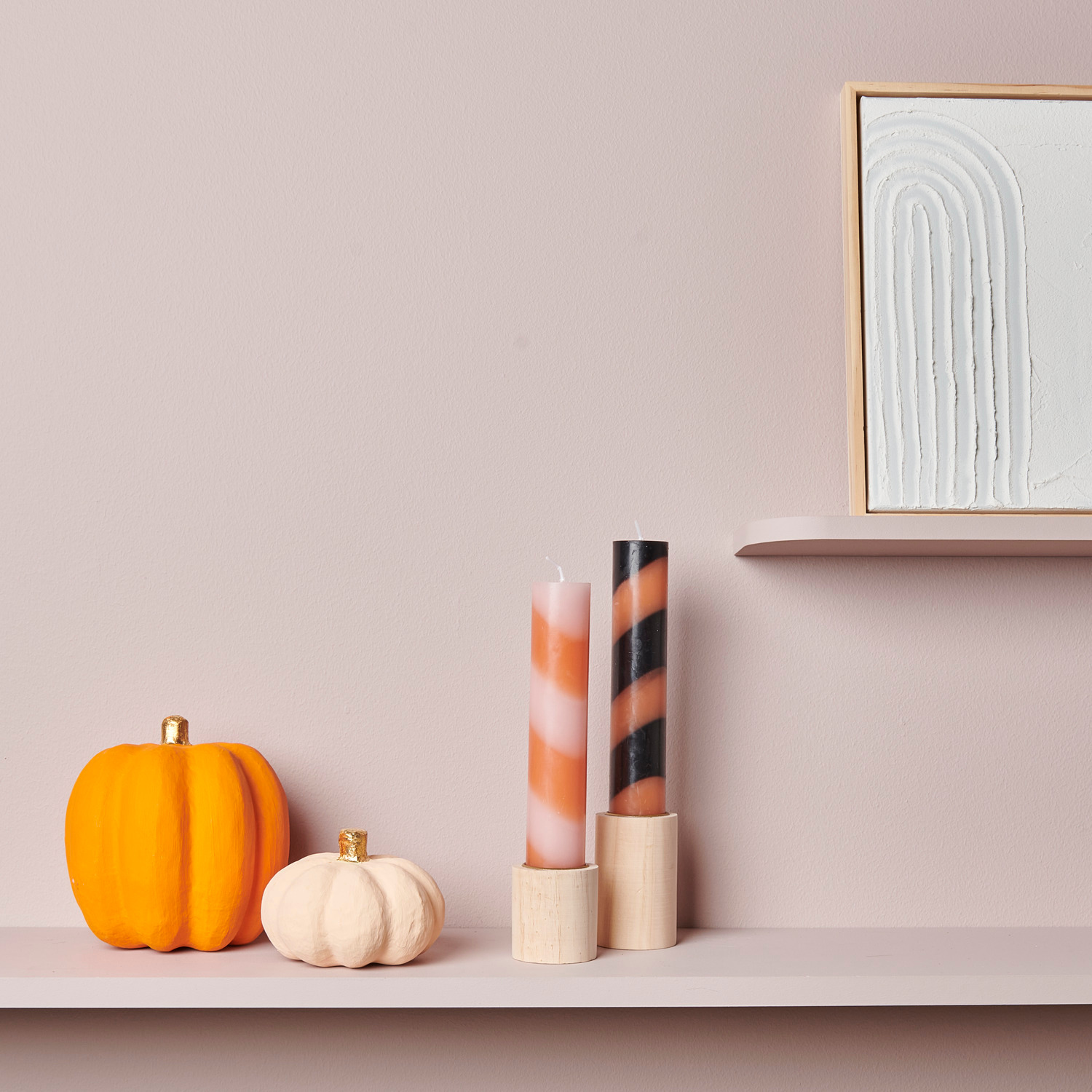 Stabkerze diagonal gestreift Ø4x20cm Farbe Orange/Schwarz von Rico Design