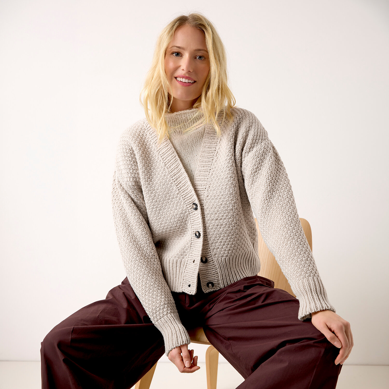 Strickanleitung Perlmuster-Cardigan aus Classik von idee. Creativmarkt 