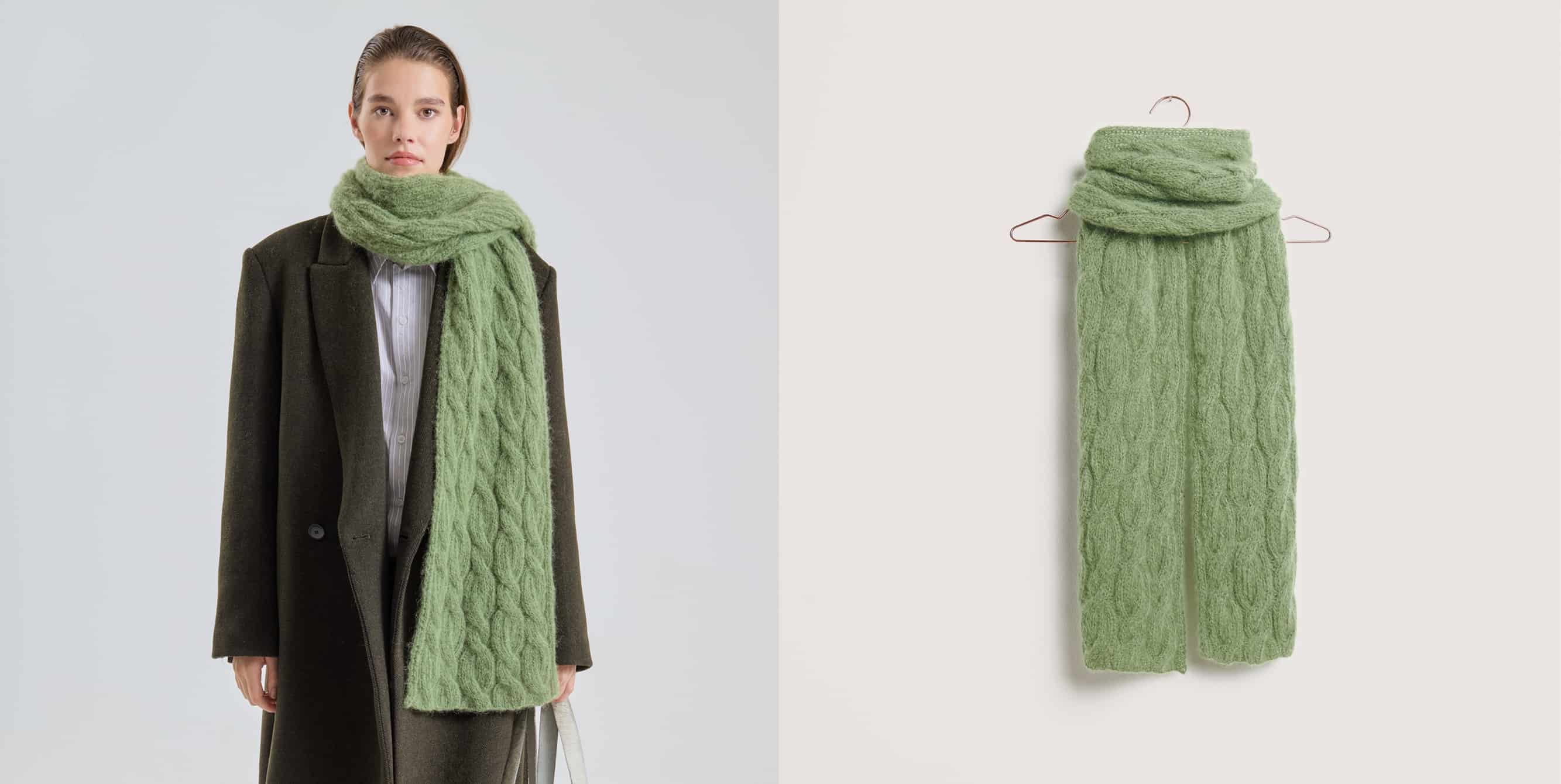 Gestrickter Schal Modell 09 aus Made by Me No. 21 getragen an weiblichem Model und auf einem Bügel