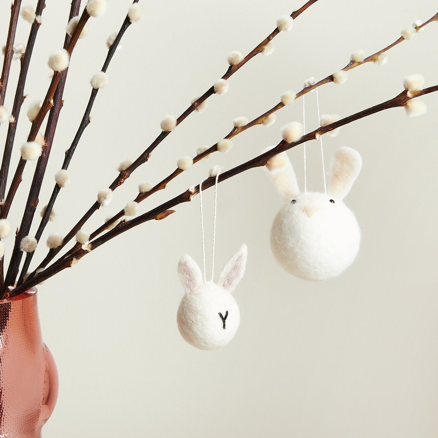 Aufhänger Filz-Hasenkopf Weiß 7x4x4cm von Rico Design