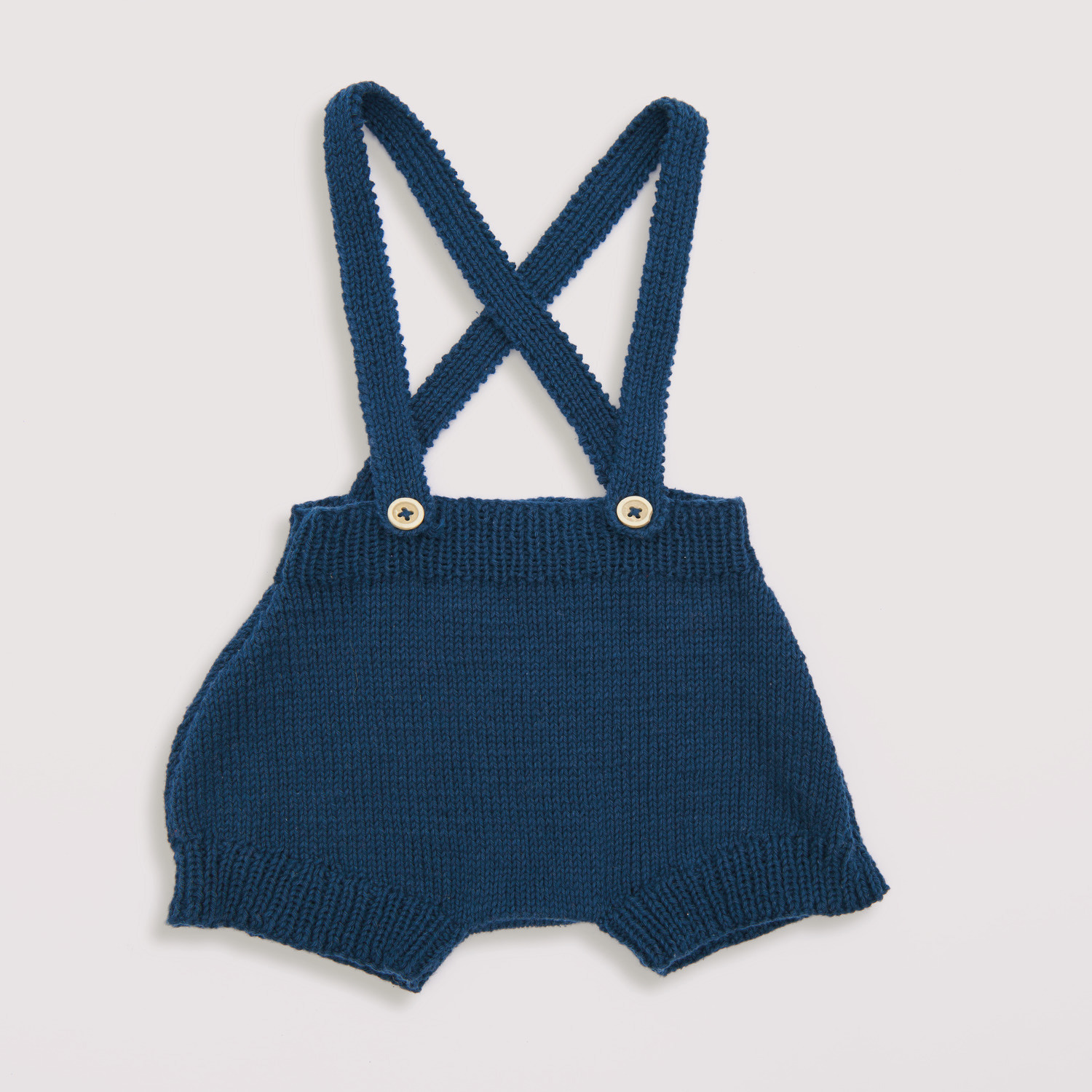 Baby Organic Cotton 50g 150m Farbe Marine von Rico Design Baby Organic Cotton: Strickhose in Marineblau mit Trägern, aus weicher Bio-Baumwolle, 50g 150m.
