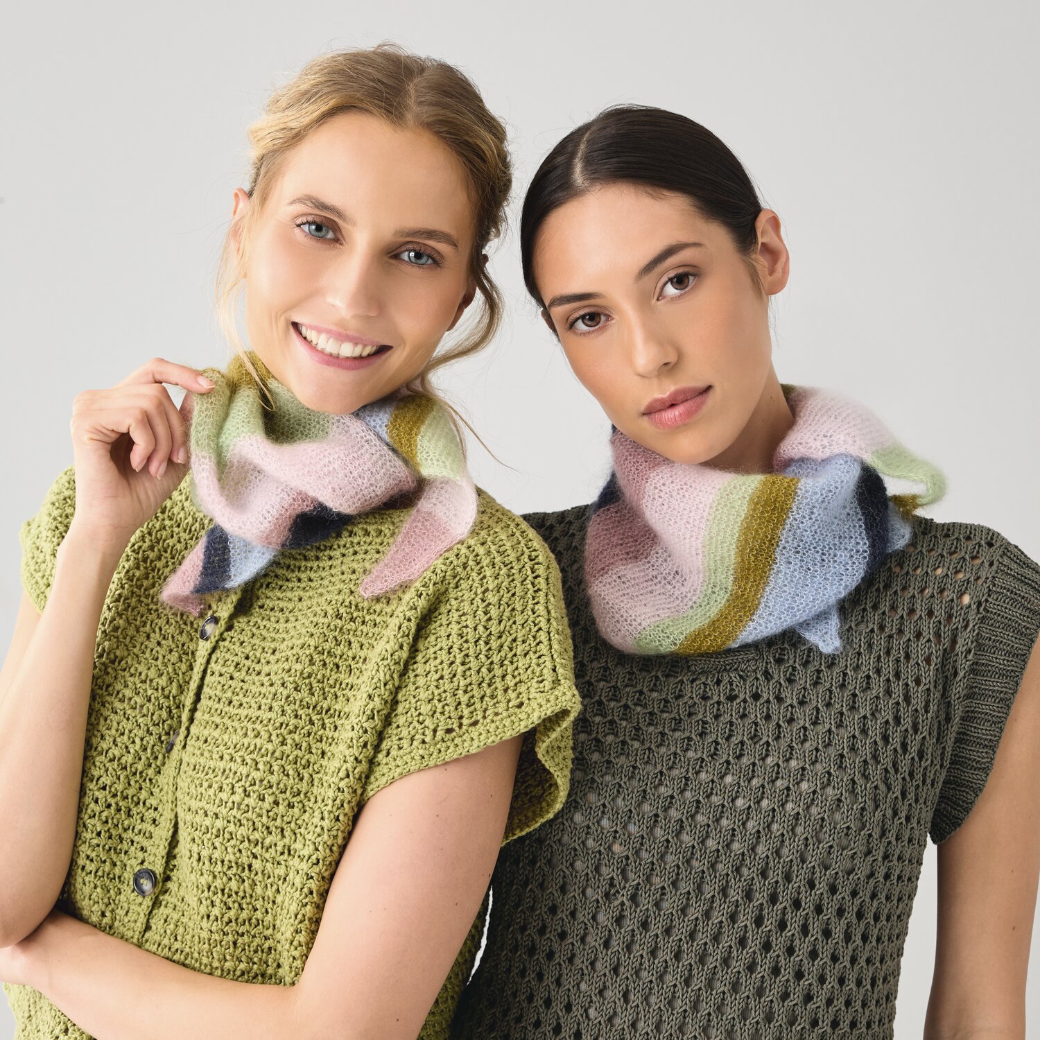 Strickset Dreieckstuch Modell 12a aus Die Neue Masche No. 15 von idee. Creativmarkt