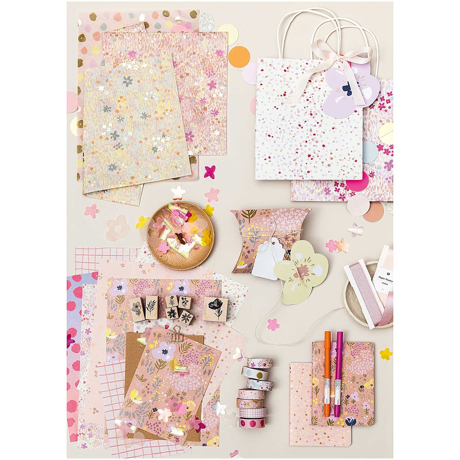 Paper Poetry Papieranhänger Crafted Nature Blumen 8 Stück