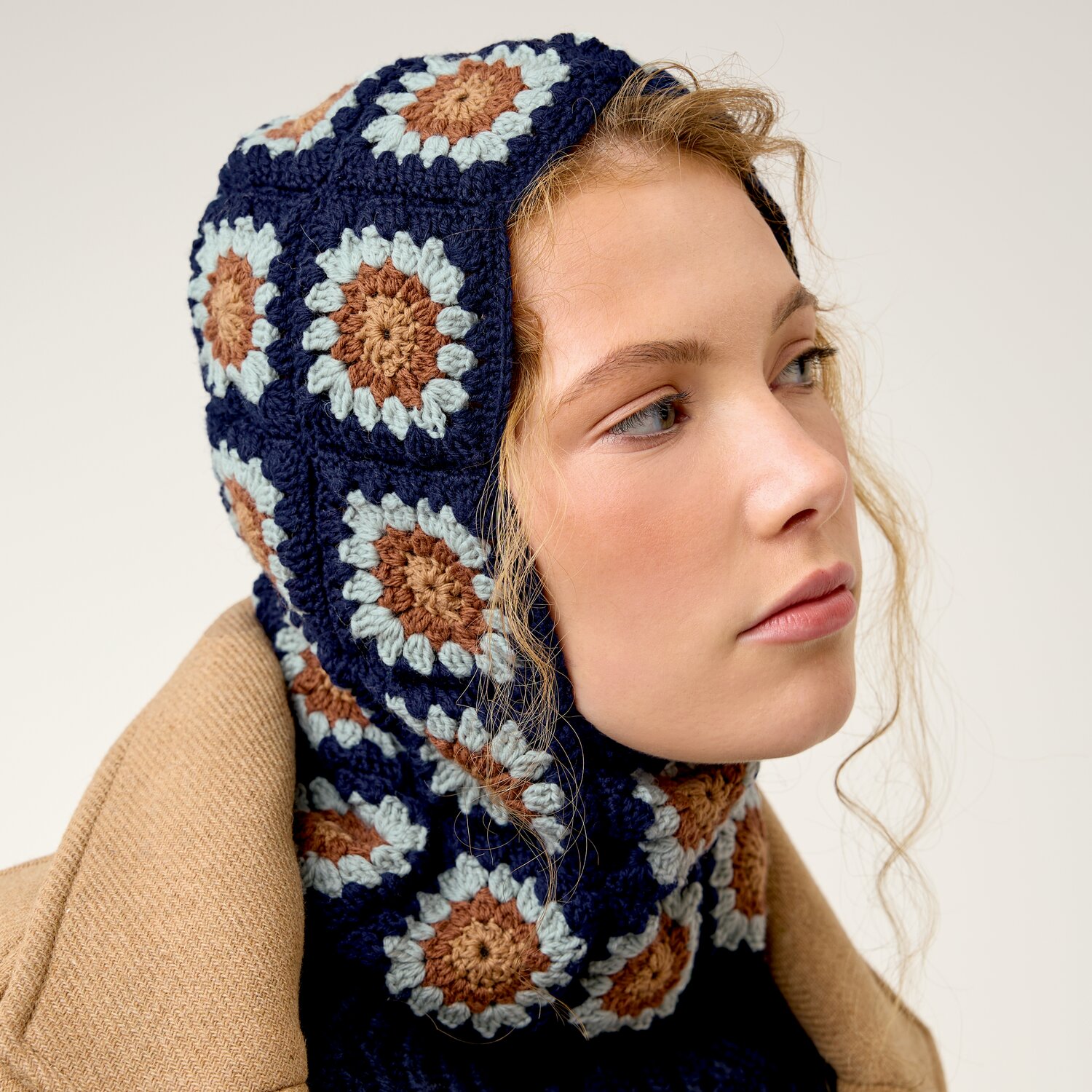 Häkelset Balaclava Modell 19 aus Die Neue Masche No. 17 von Rico Design