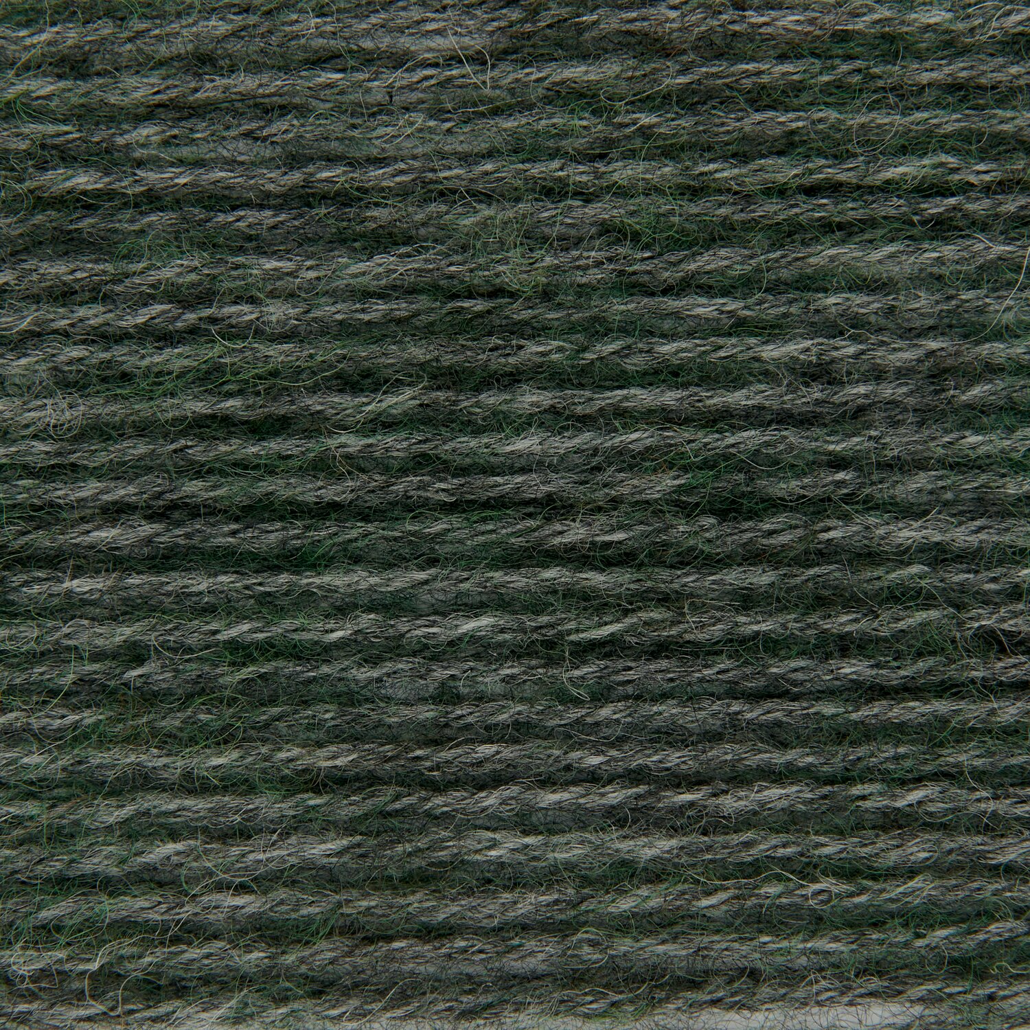 Superba Alpaca Luxury Socks, Rico Design, 100g 310m, meliertes Sockengarn mit feiner Struktur in dunklem Grünton, ideal für wärmende Strickprojekte
