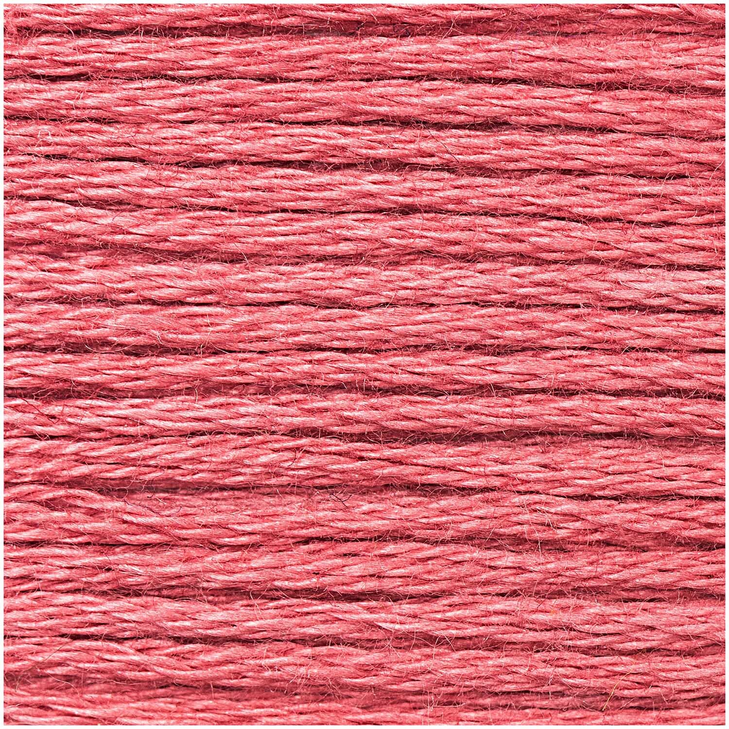 Sticktwist 8m von Rico Design in Rosa, ideal für Stickprojekte. Nahaufnahme zeigt die feine Textur des Garns.