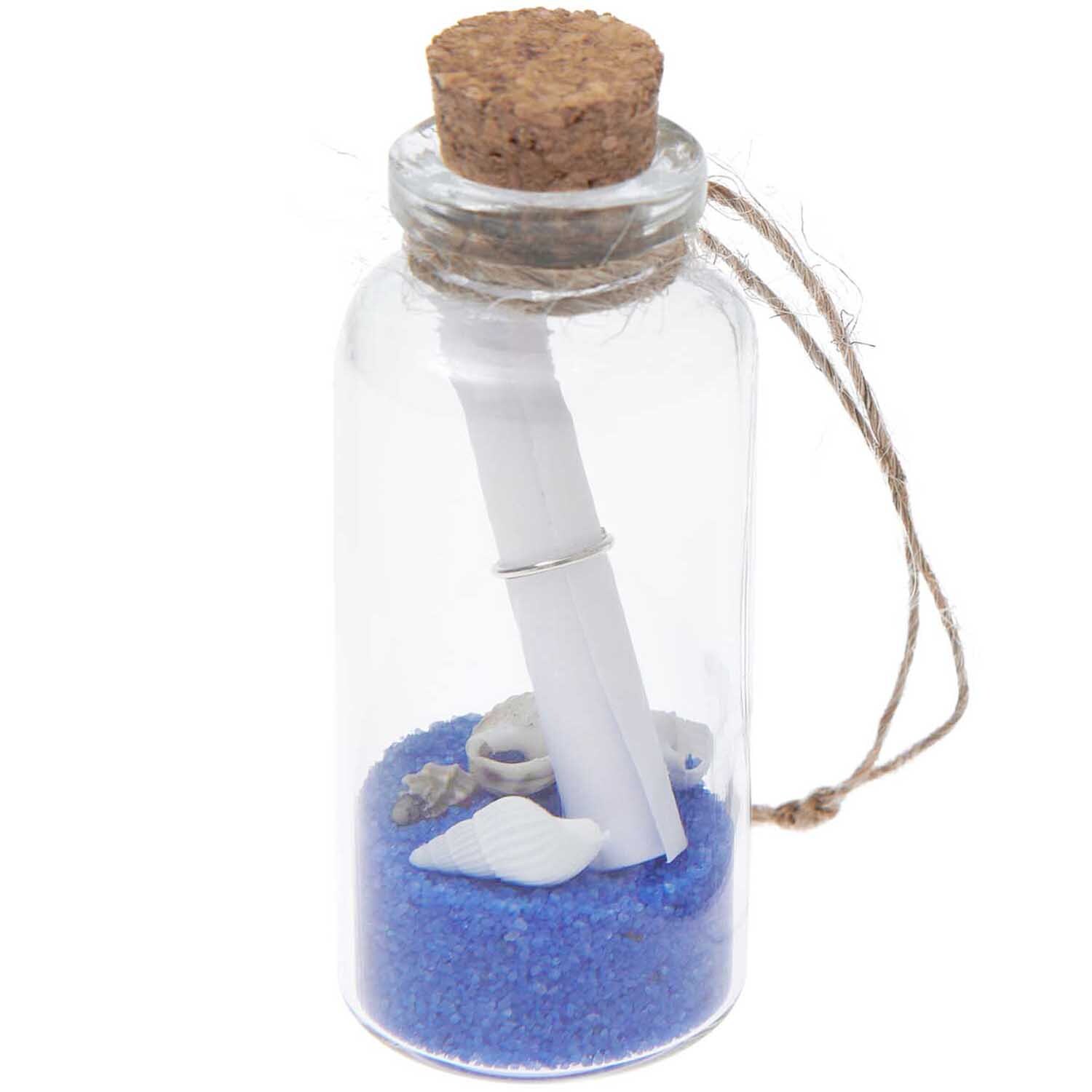 Hänger Flaschenpost mit Sand und Muscheln blau 6,5cm Hänger Flaschenpost mit Sand und Muscheln blau 6,5cm