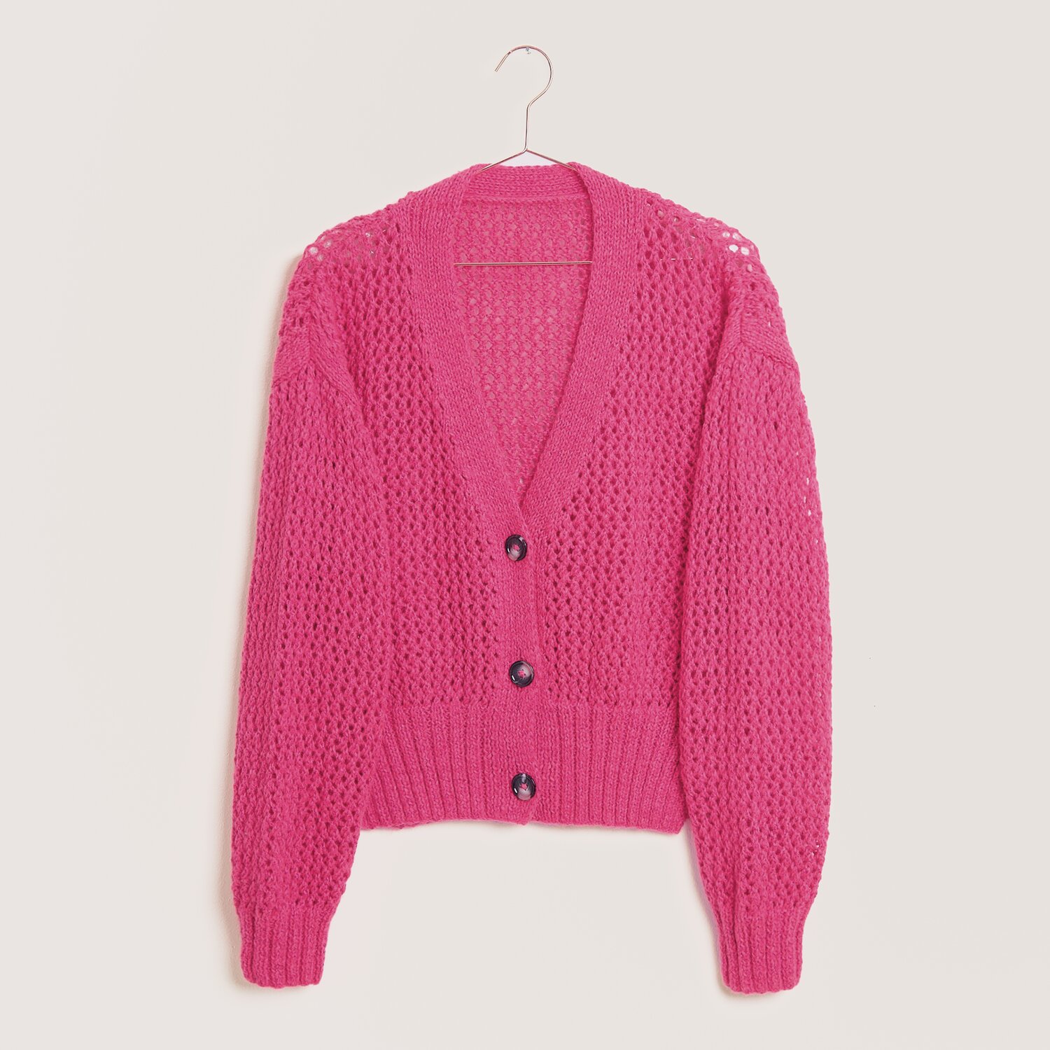 Strickset Jacke Modell 14 aus Made by Me Nr. 18, pink, mit Knöpfen, von Rico Design.