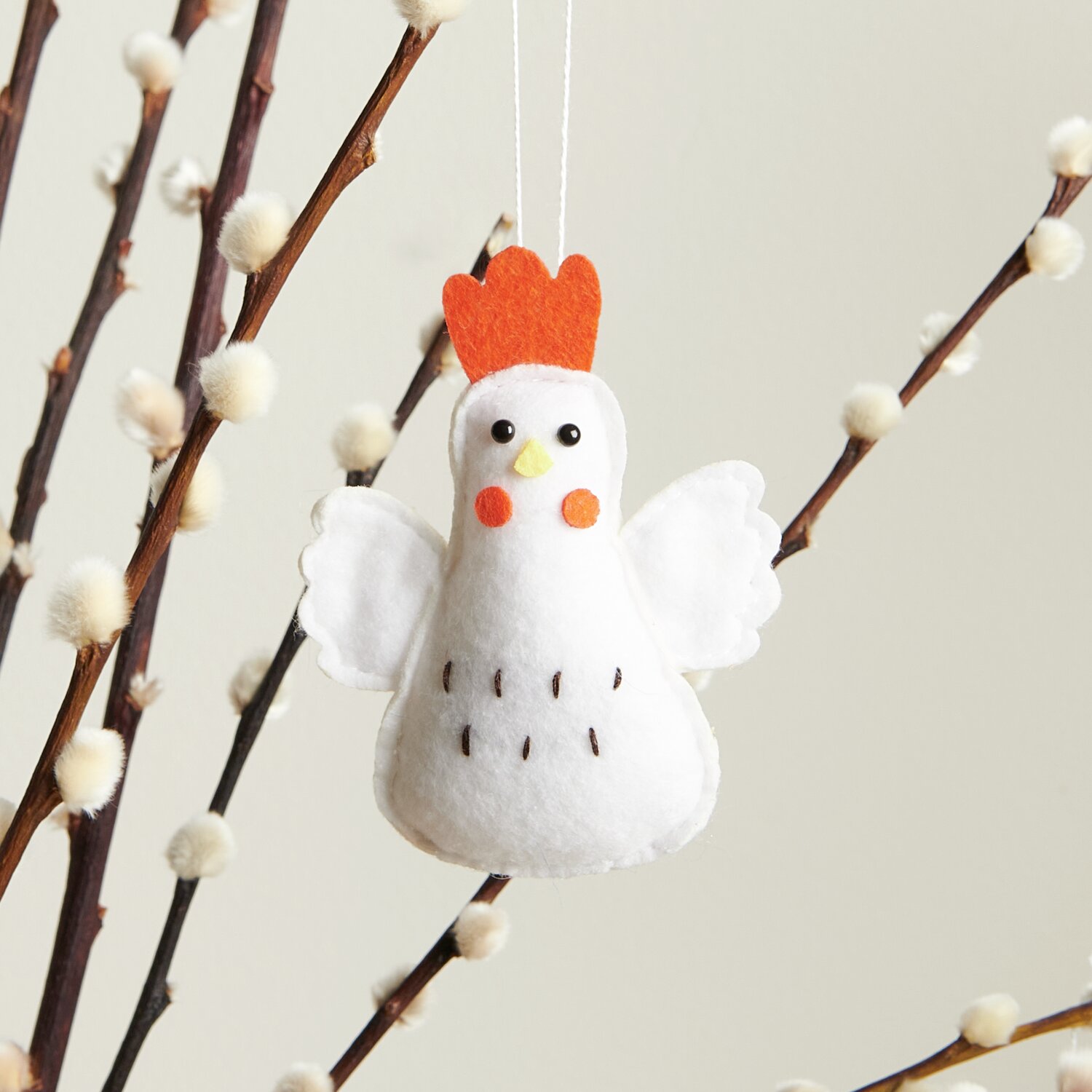 Aufhänger Filz-Huhn Weiß 10,4x9,2x2cm von Rico Design