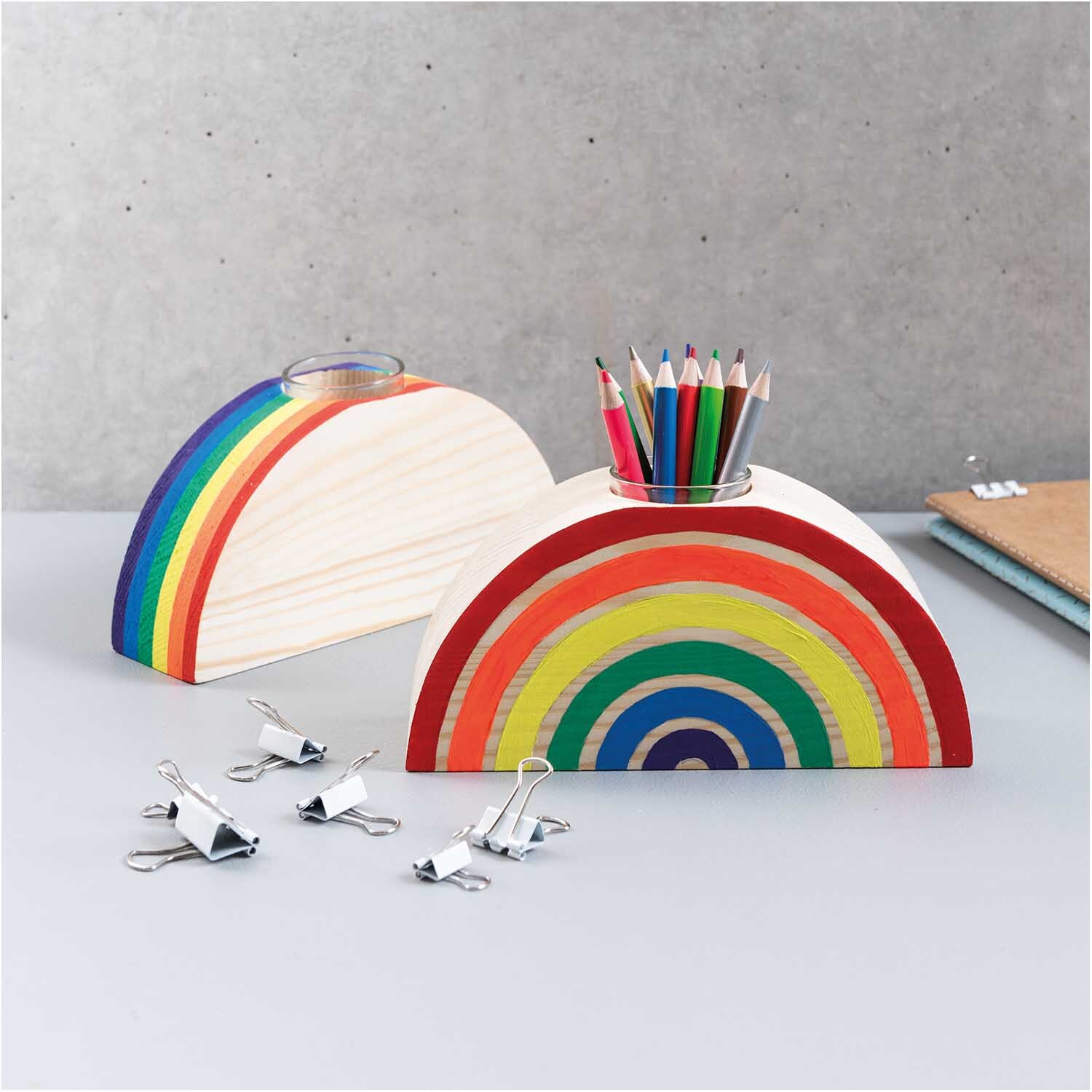 Holz-Regenbogen mit großer Glasvase 18x9x5cm Holz-Regenbogen mit großer Glasvase 18x9x5cm
