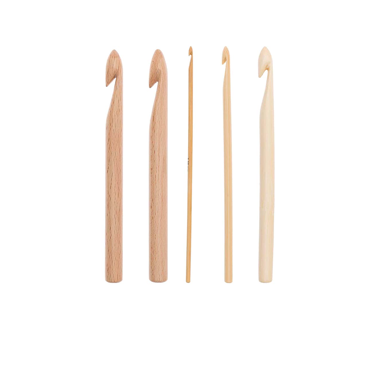 Häkelnadeln in verschiedenen Stärken