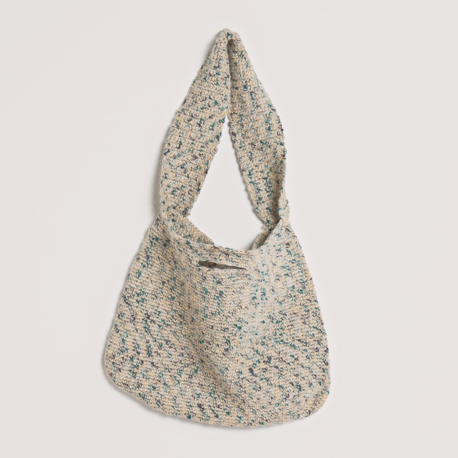 Made by Me No. 22 Frühjahr-Sommer: Handtasche in Ethno-Stil, beige mit blauen Akzenten, aus Jute.