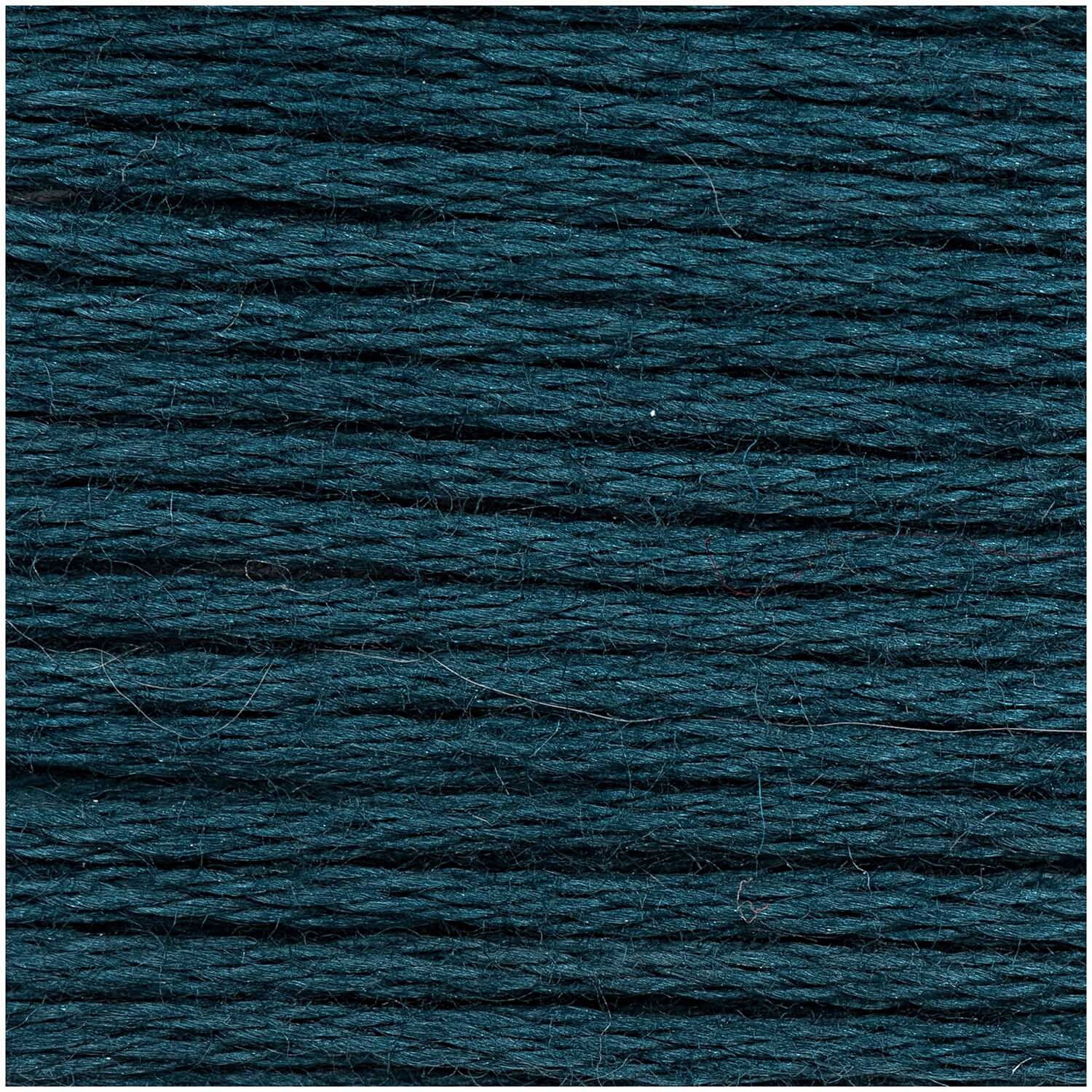 Sticktwist 8m von Rico Design in dunklem Blau, ideal für kreative Stickprojekte und Handarbeiten.