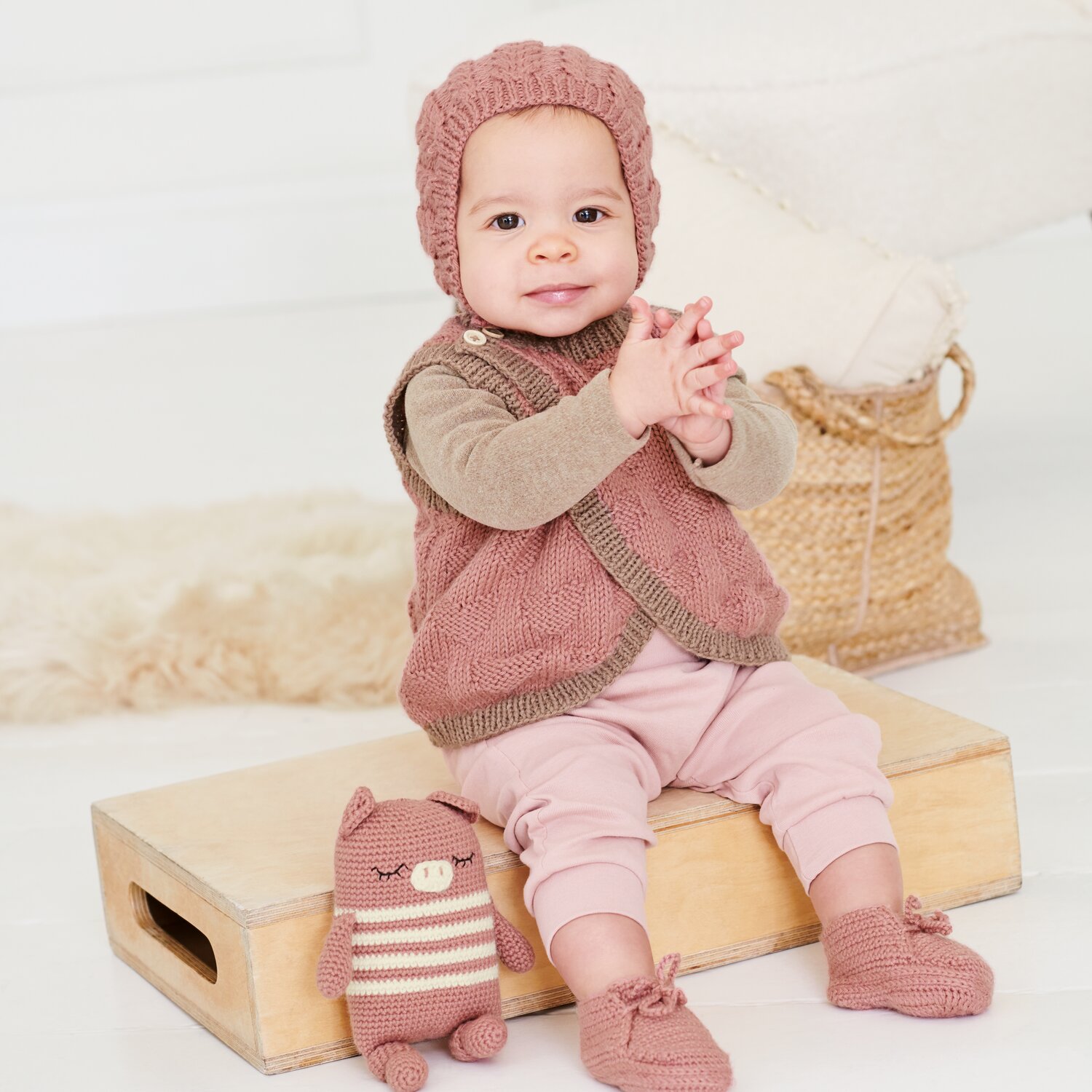 Häkelset Kuscheltier Schweinchen Modell 06 aus Baby 044 von Rico Design