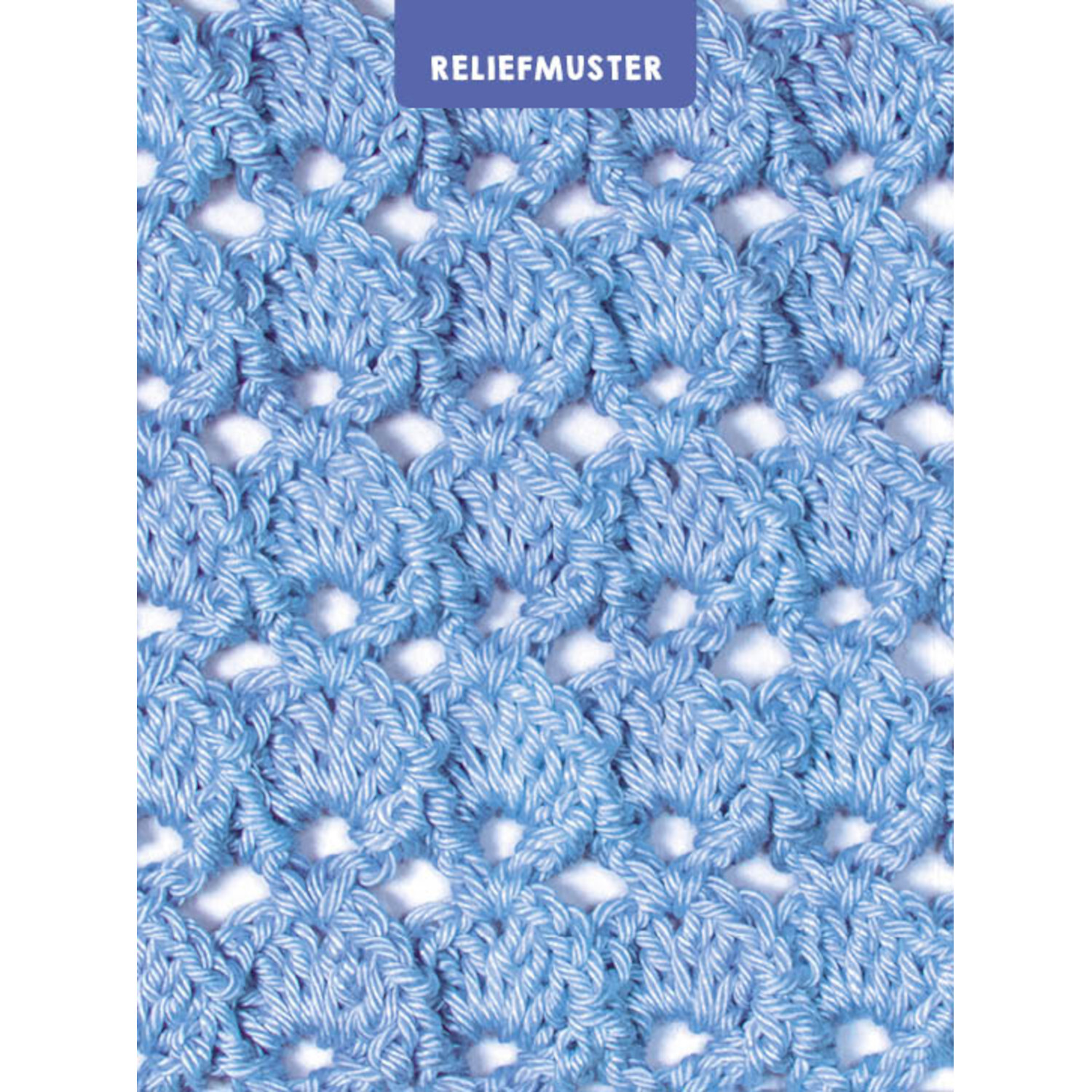 55 x Häkeln - Mustersammlung: Dein Kartenset zeigt ein blaues Reliefmuster in Nahaufnahme.