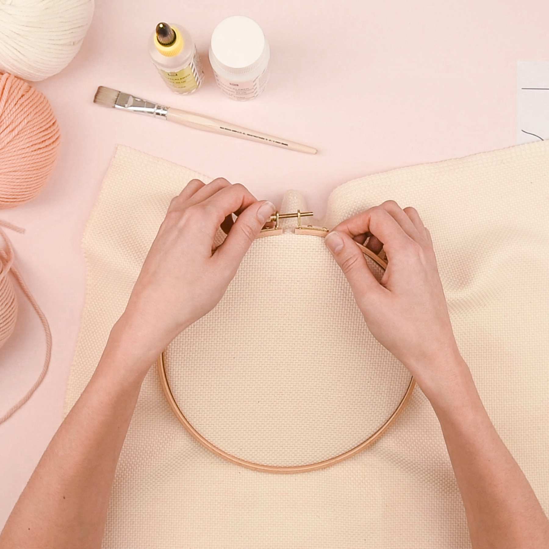 Schritt 4 - Stoff einspannen für ein Punch Needle Projekt