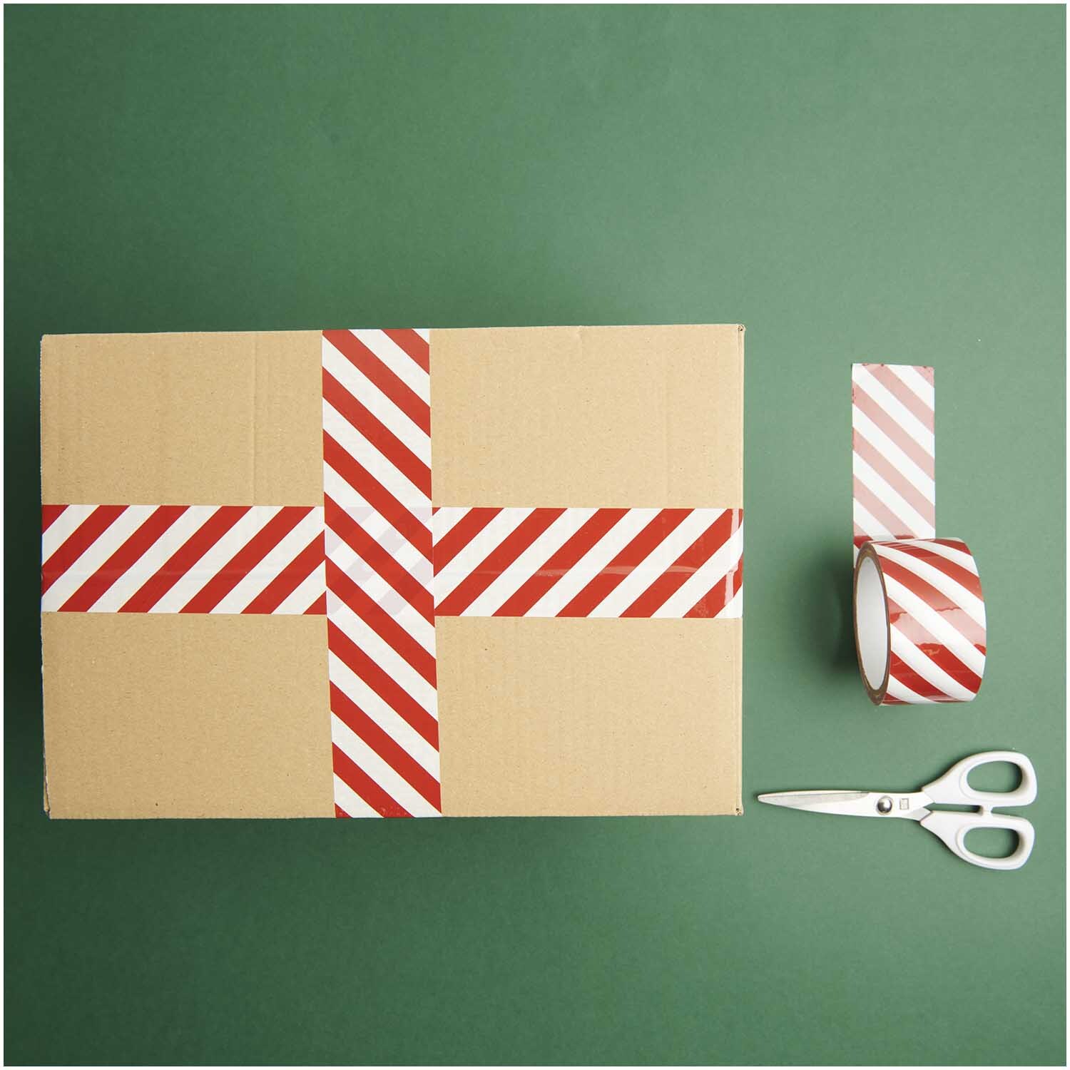Paper Poetry Paketklebeband rot-weiß 5cm 33m Paper Poetry Paketklebeband rot-weiß 5cm 33m