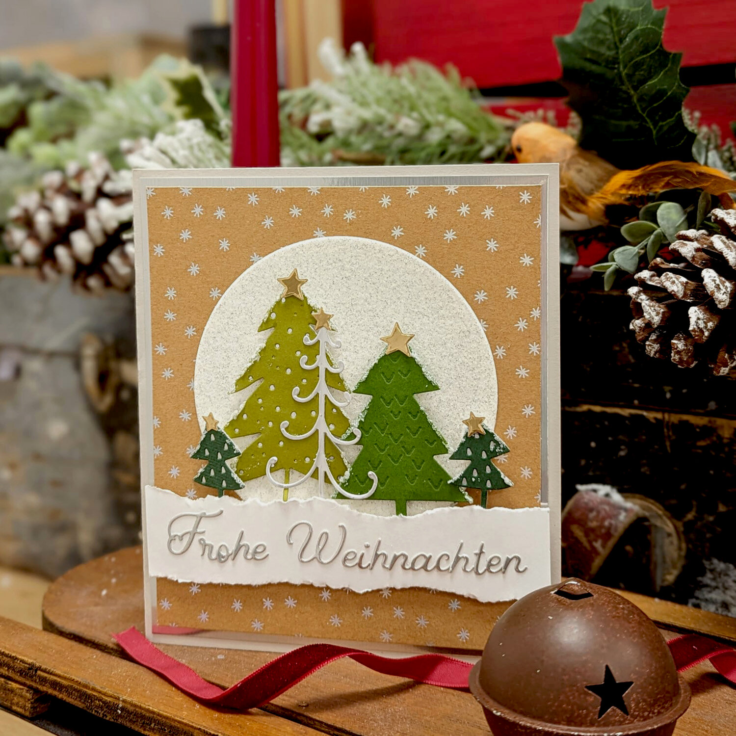 Bastelanleitung Weihnachtskarte mit der Sizzix gestalten von idee. Creativmarkt 