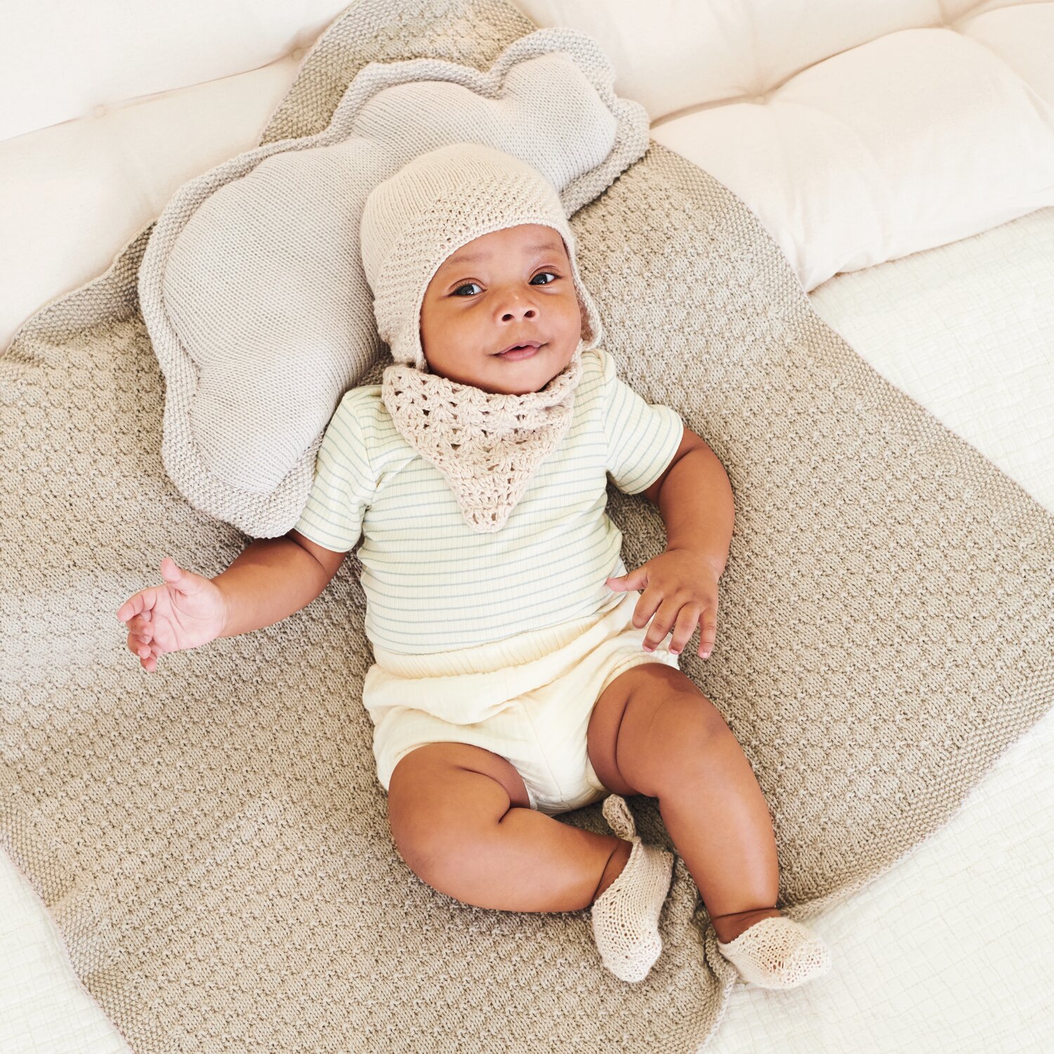 Strickset Kissen Modell 01 aus Baby 043 von Rico Design