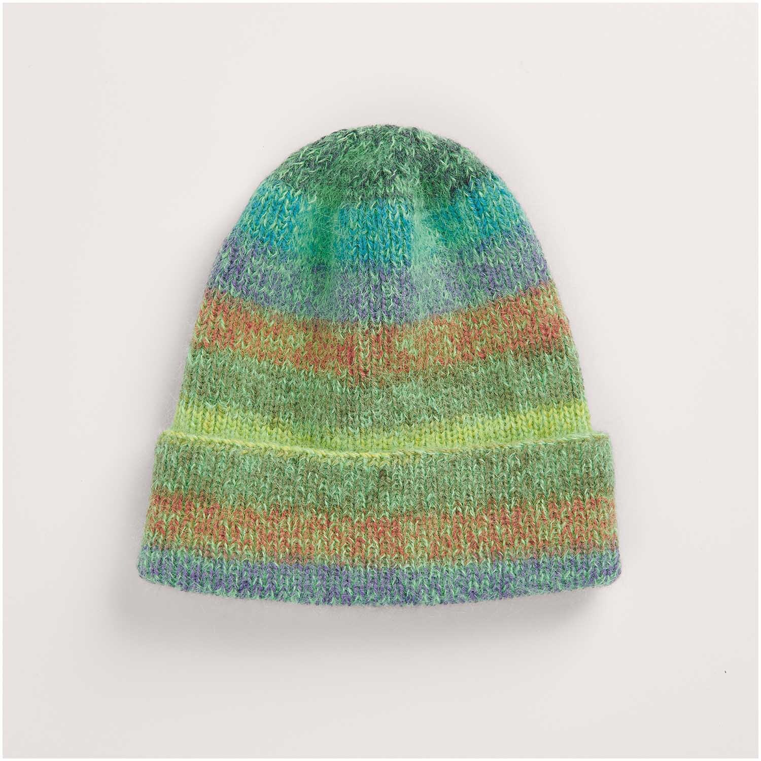 Strickset Mütze Modell 01 in bunten Farben, doppelfädig mit Kaschmir. Aus der Kollektion Made by Me Nr. 17. Weiche, farbenfrohe Mütze, ideal für kalte Tage.