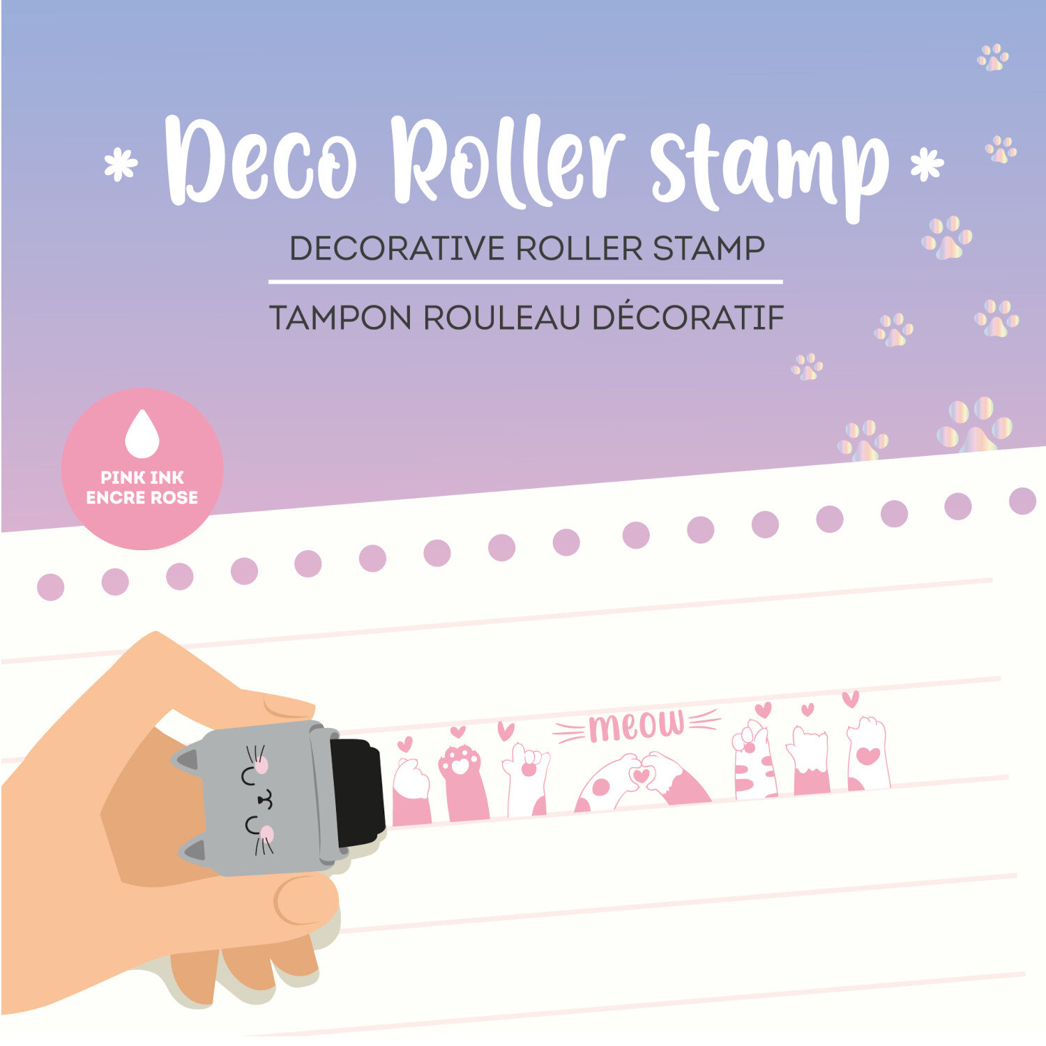 Deco Roller Stempel zeigt dekorativen Legami-Roller mit pinker Katzen-Tintenbahn auf liniertem Papier, gehalten in einer Hand vor pastellfarbenem Hintergrund.