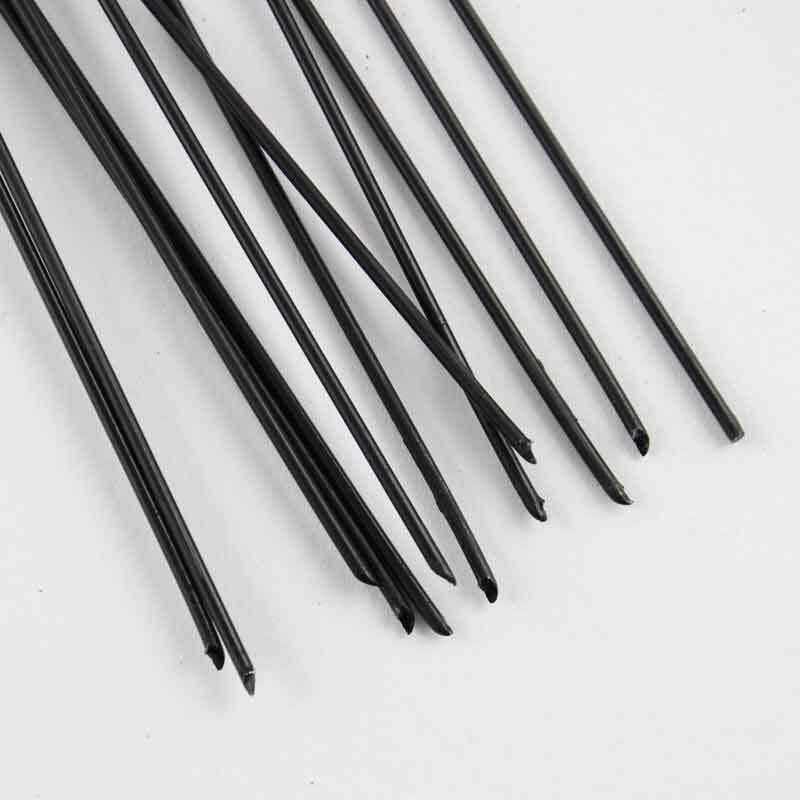 Steckdraht blaugeglüht von Preissler: Mehrere dünne, schwarze Drähte auf weißem Hintergrund. Ideal für kreative Bastelarbeiten.