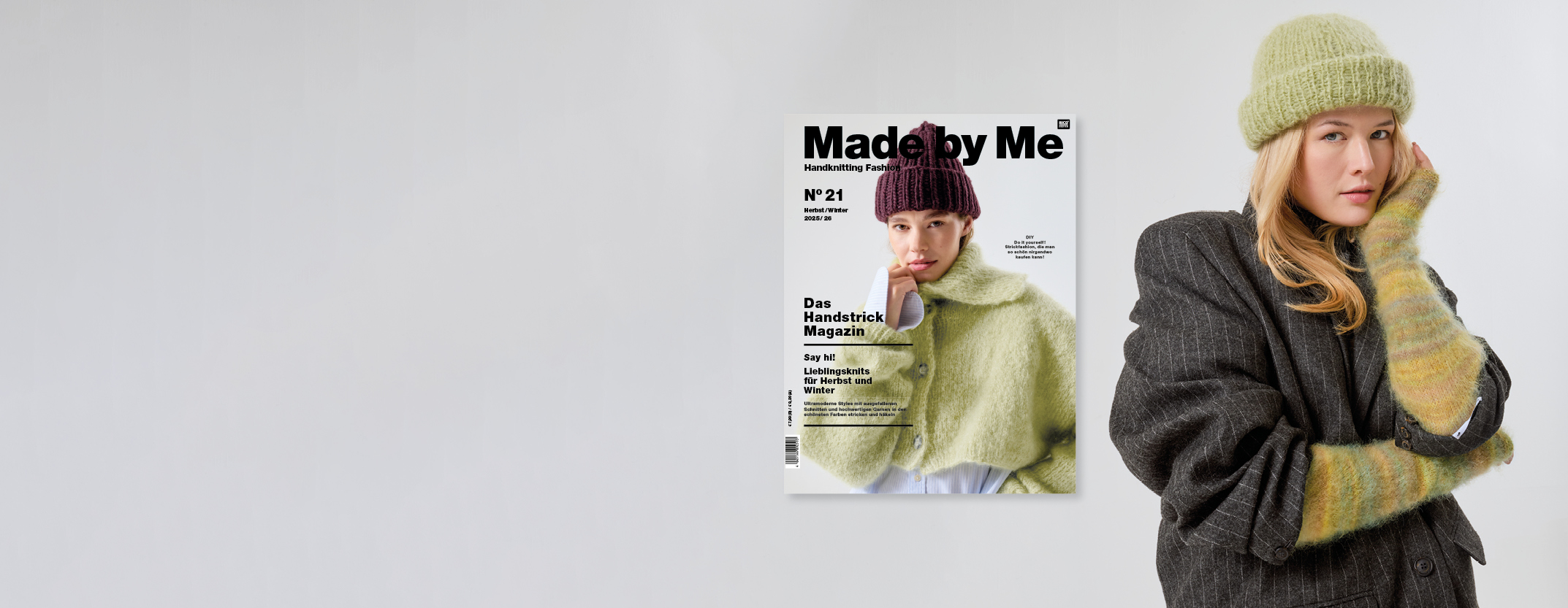 Frau trägt Strickmütze, -stulpen daneben Cover Made by Me N° 22