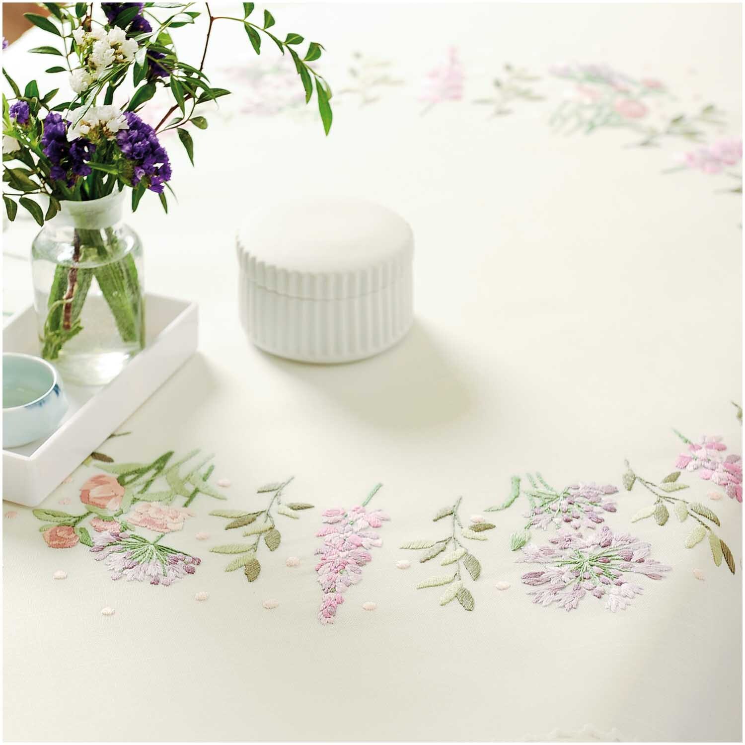 Stickpackung Tischdecke Blumenkranz 90x90cm