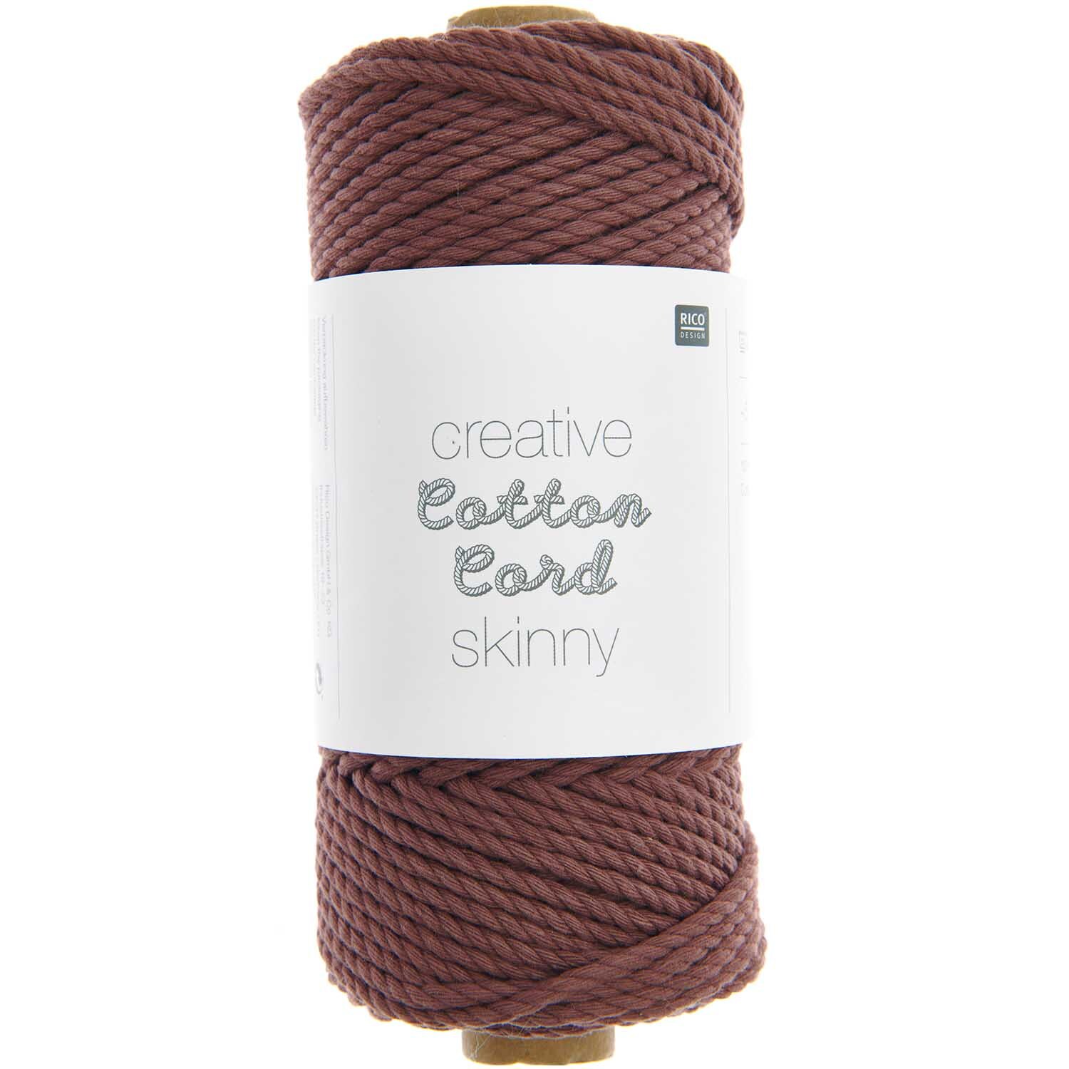 Creative Cotton Cord skinny Makramee-Garn 190g 55m Farbe Rost von Rico Design Creative Cotton Cord skinny Makramee-Garn von Rico Design in Rost, 190g, 55m, ideal für kreative Projekte.