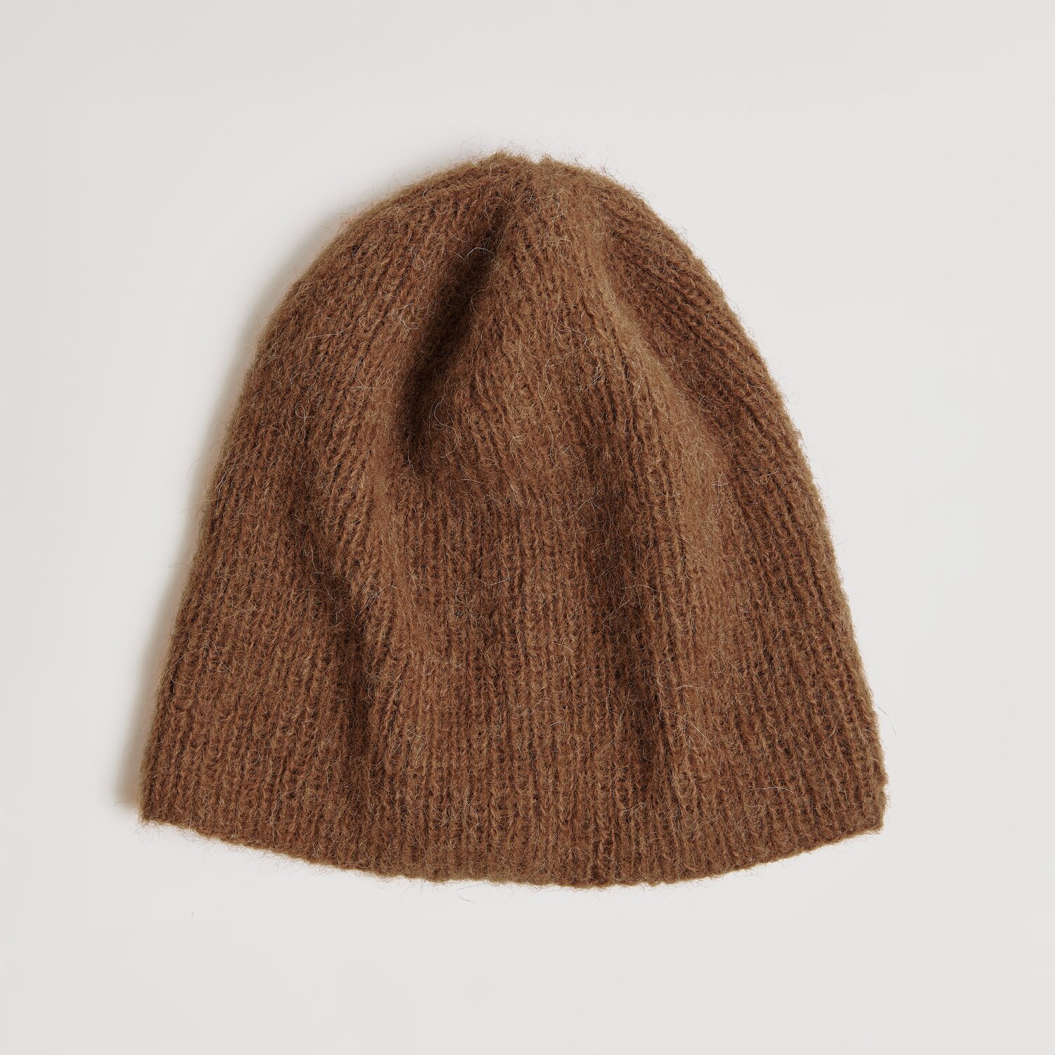 Die Neue Masche No. 13 Herbst von idee. Creativmarkt Strickset Mütze Modell 08 in Nougat aus Die Neue Masche No. 13. Weiche Alpaka-Baumwollmischung für den Herbst.