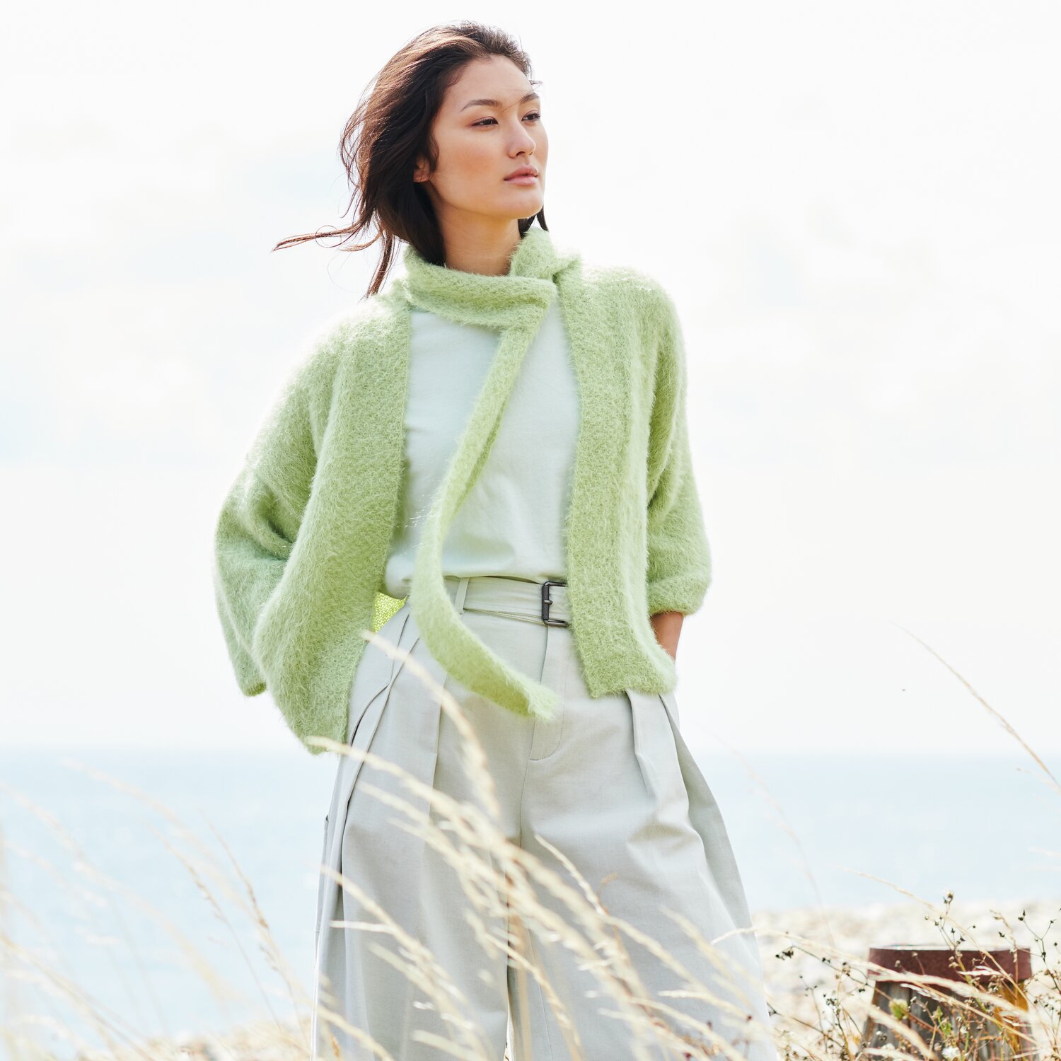 Strickset Jacke mit angeknöpftem Tuch Modell 20 aus Lovewool No. 22 von Rico Design