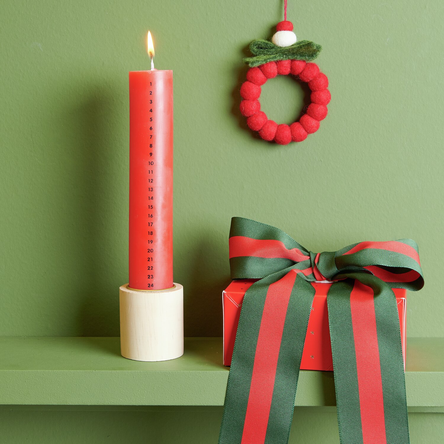 Adventskalender Kerze  Ø4x20cm Farbe Rot von Rico Design